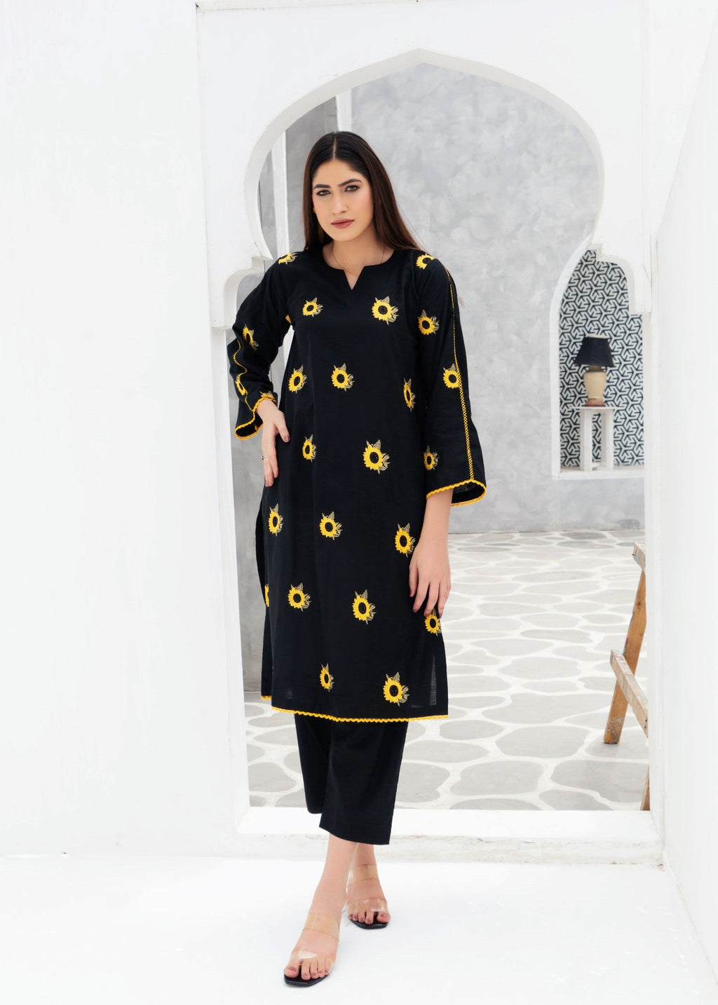 Kalamkari Sunflower Embroidered Lawn Kurta Set Women 2pcs