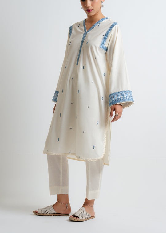 The Turkish Wear Grace Off White Embroidered Kurta Set Women 2pcs