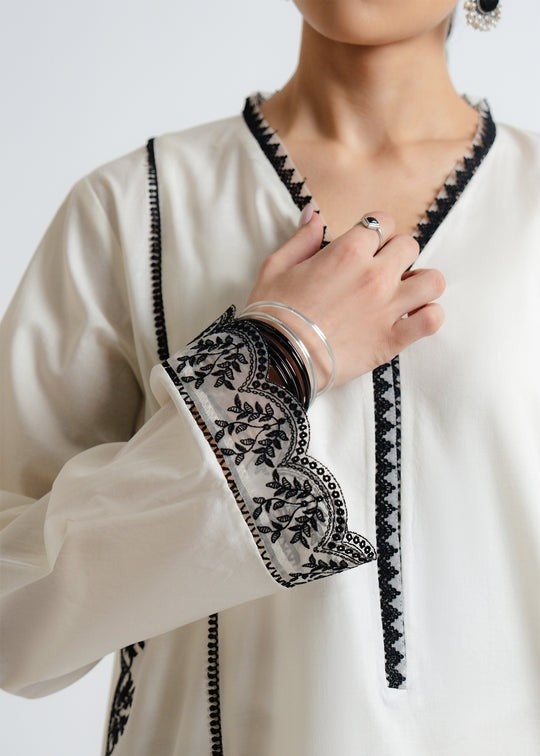 The Turkish Wear Off White Black Embroidered Women 2pcs