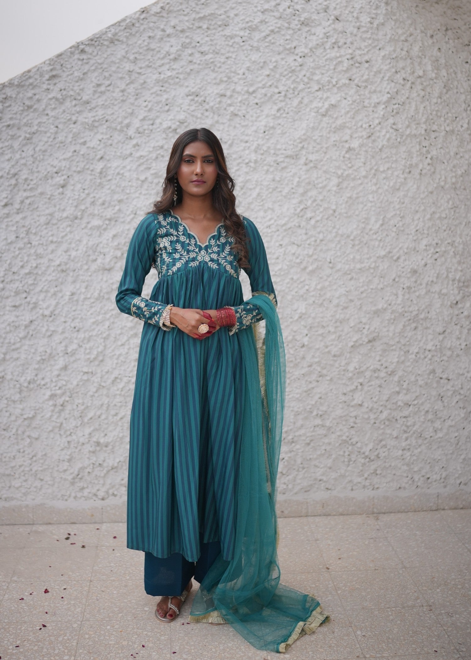 Ripret Stripe Embroidered Set Women 2pcs