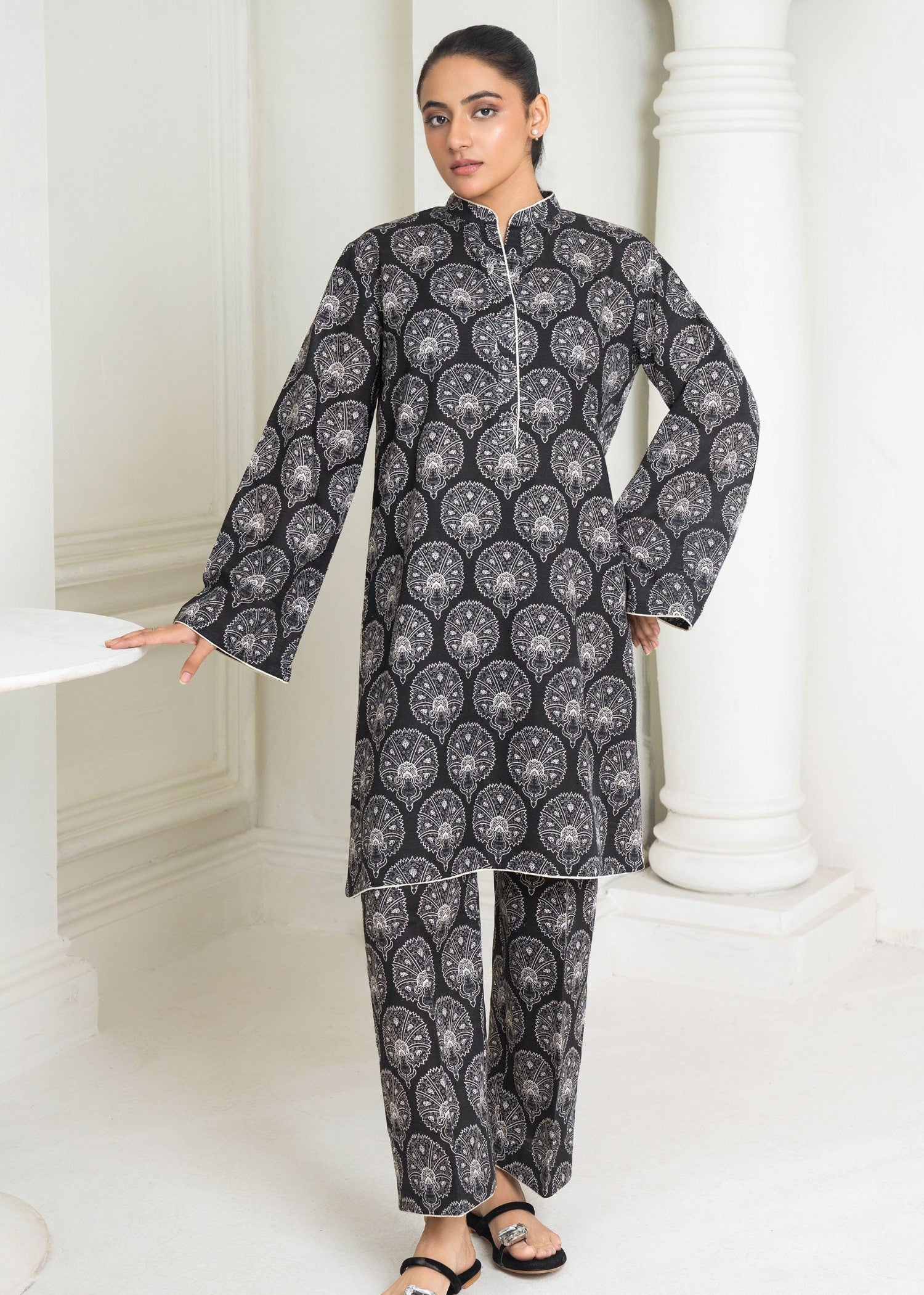 Kiara Dawnelle Khaddar Women 2pcs