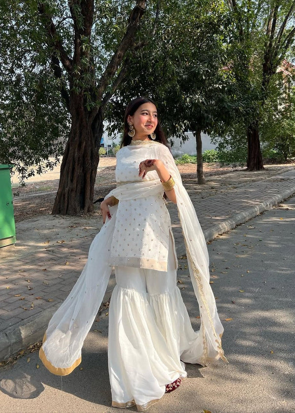 Fashion Trends 4 U Noor e imaan white Women 3pcs