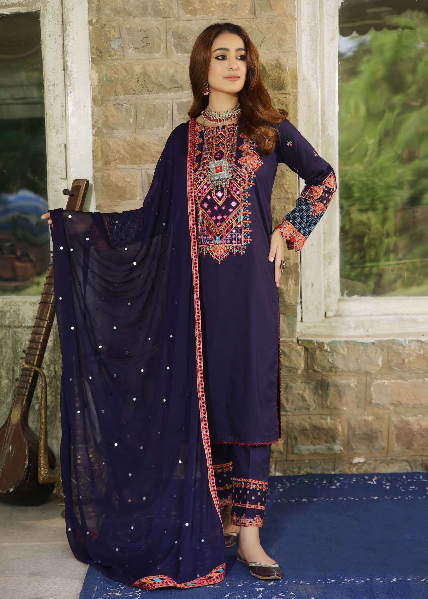 Madame Embroidered Suit 7029 Women 3pcs