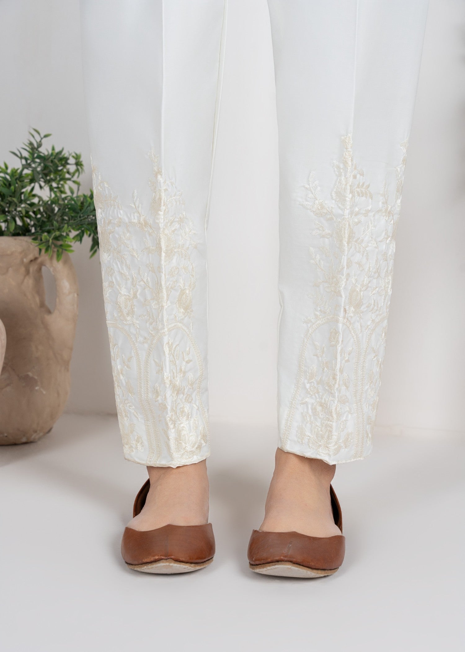 Rangeenz Embroidered Capri Trouser Miig Women 1pcs