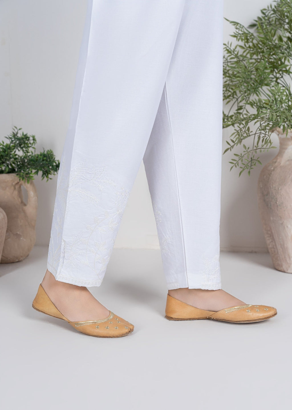Rangeenz Embroidered Capri Trouser MidM Women 1pcs