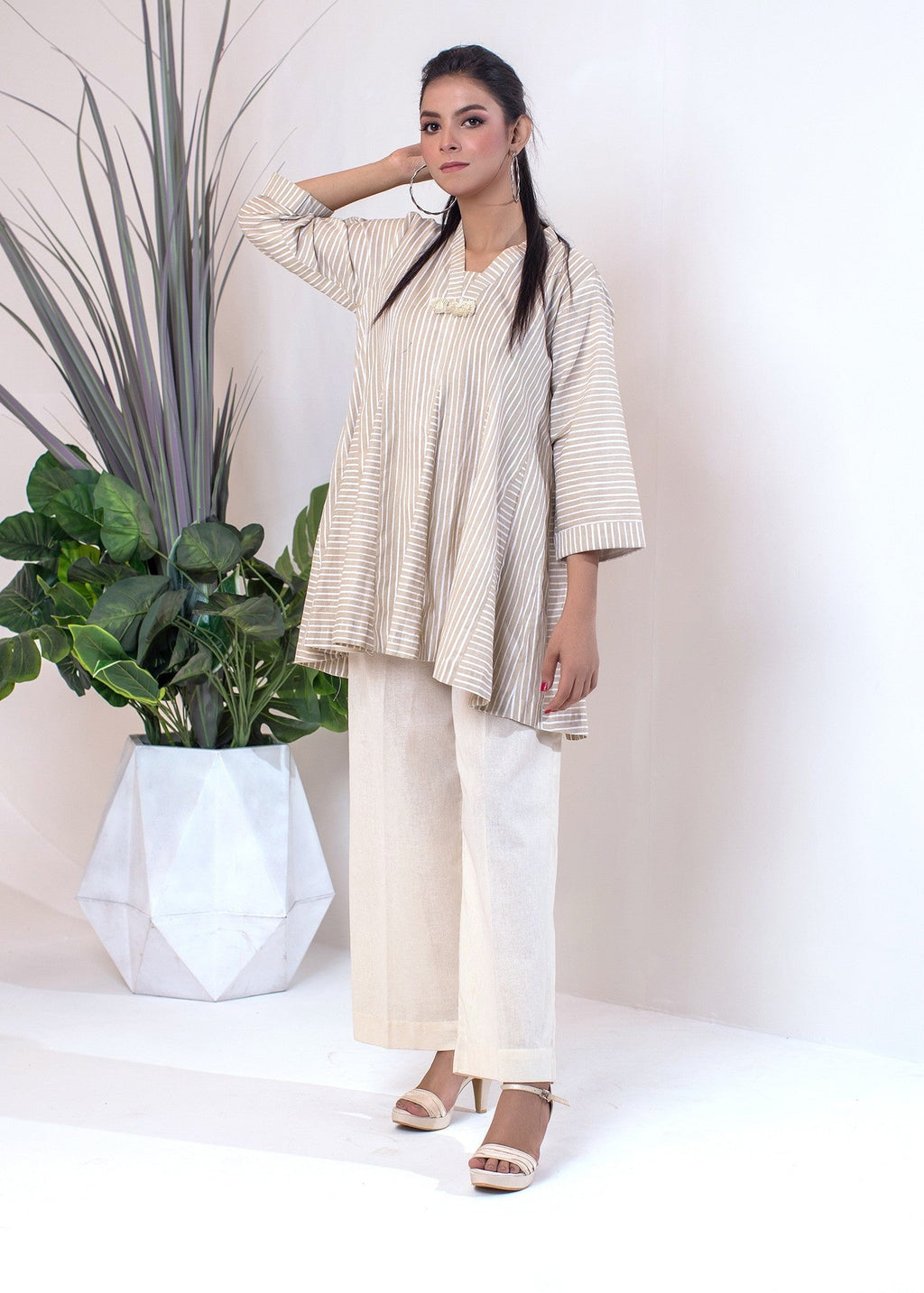 Urban Cut | Elegant Beige Striped Dress with Tassel Details for a Chic Look Women 1pcs