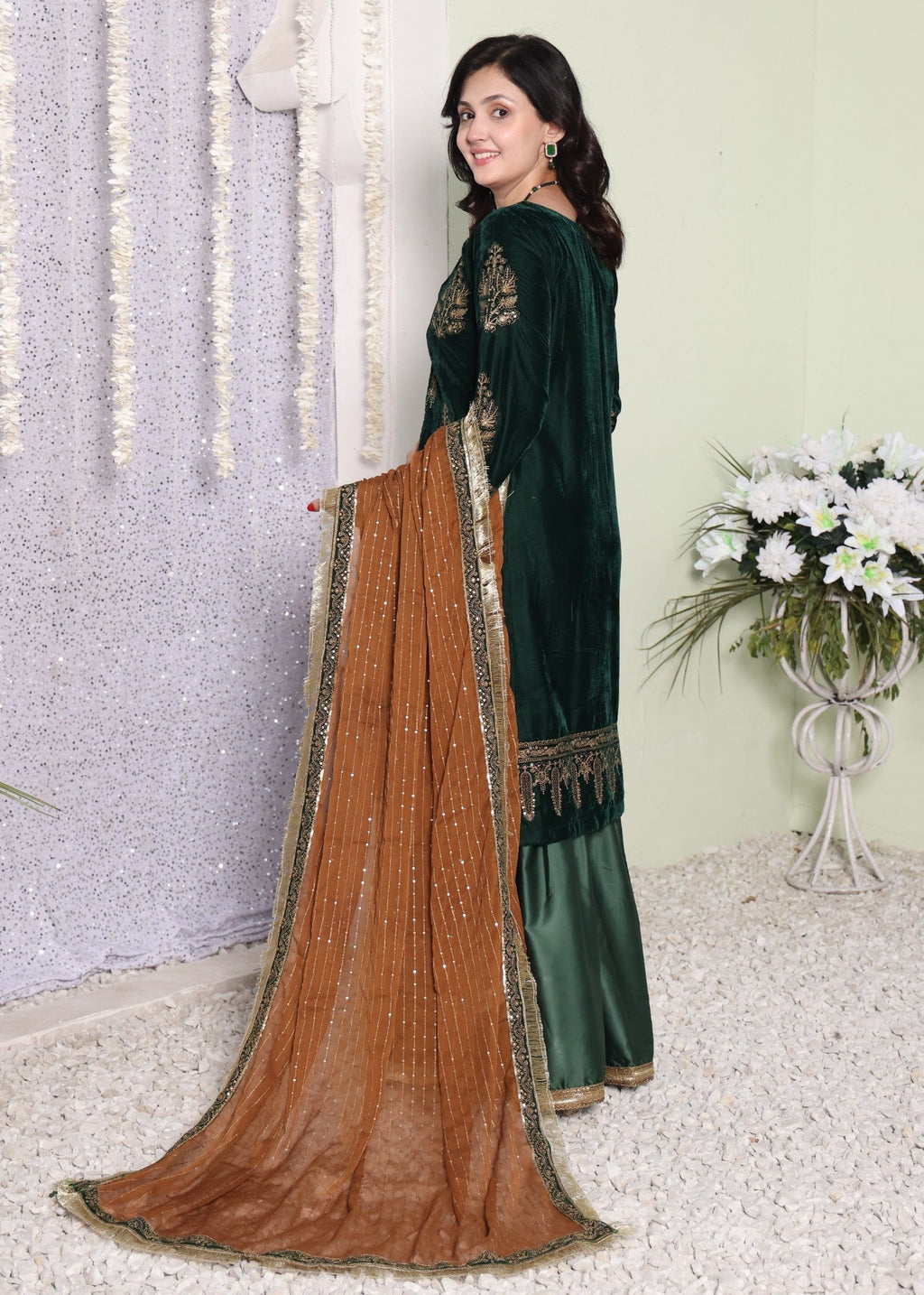 Polawn PD 24 1106 VELLURE FORMAL PRET VELVET COLLECTION Women 3pcs