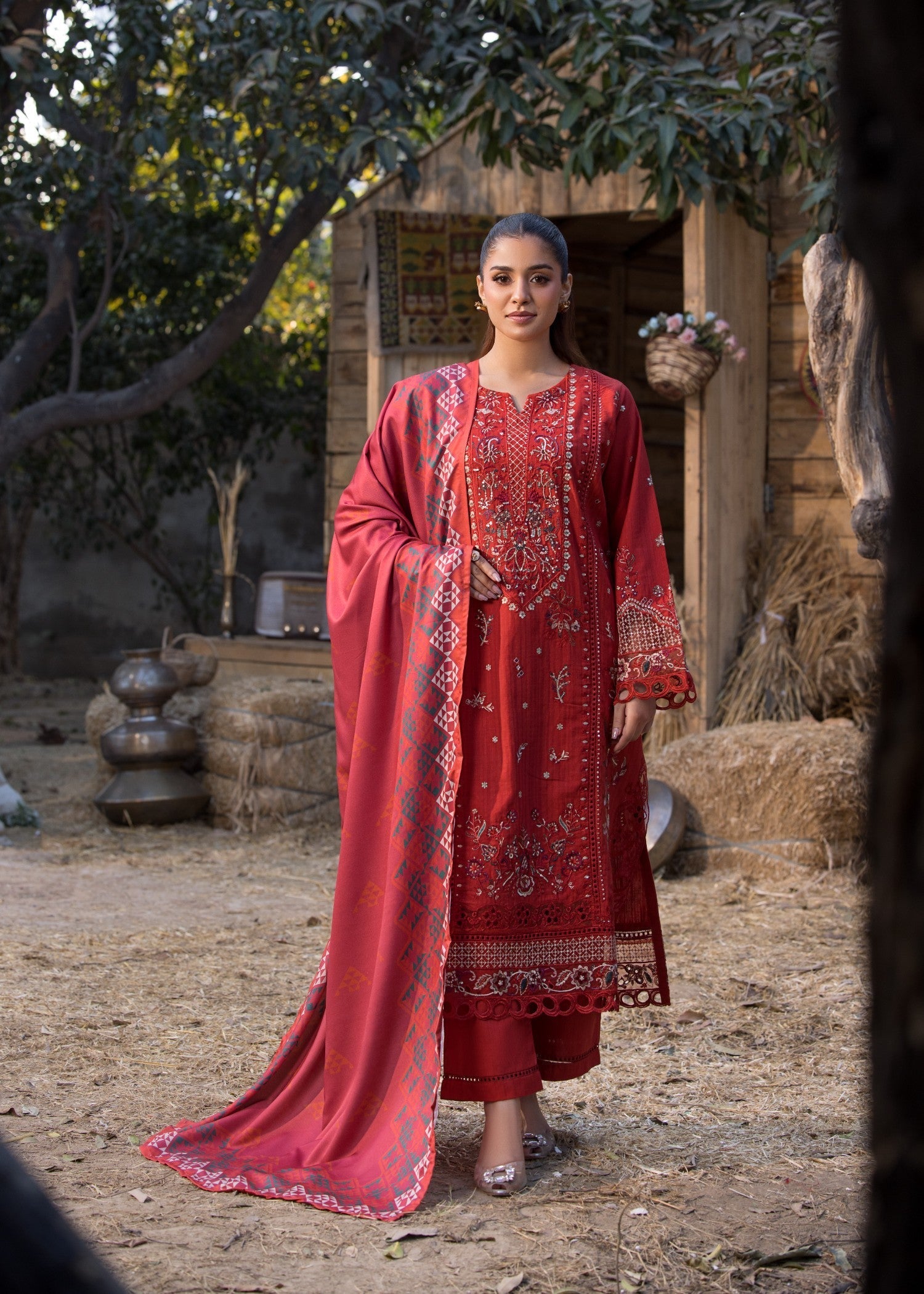 Bin Tayyab Khaddar (BT 114) Stitch Sui Women 3pcs