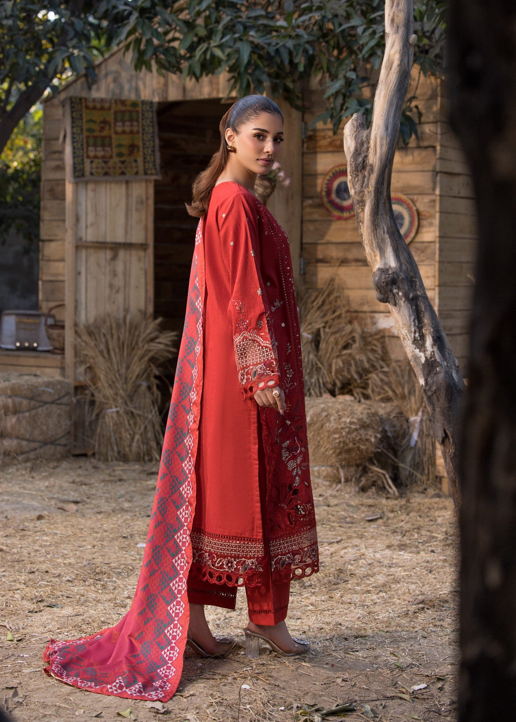 Bin Tayyab Khaddar (BT 114) Stitch Sui Women 3pcs