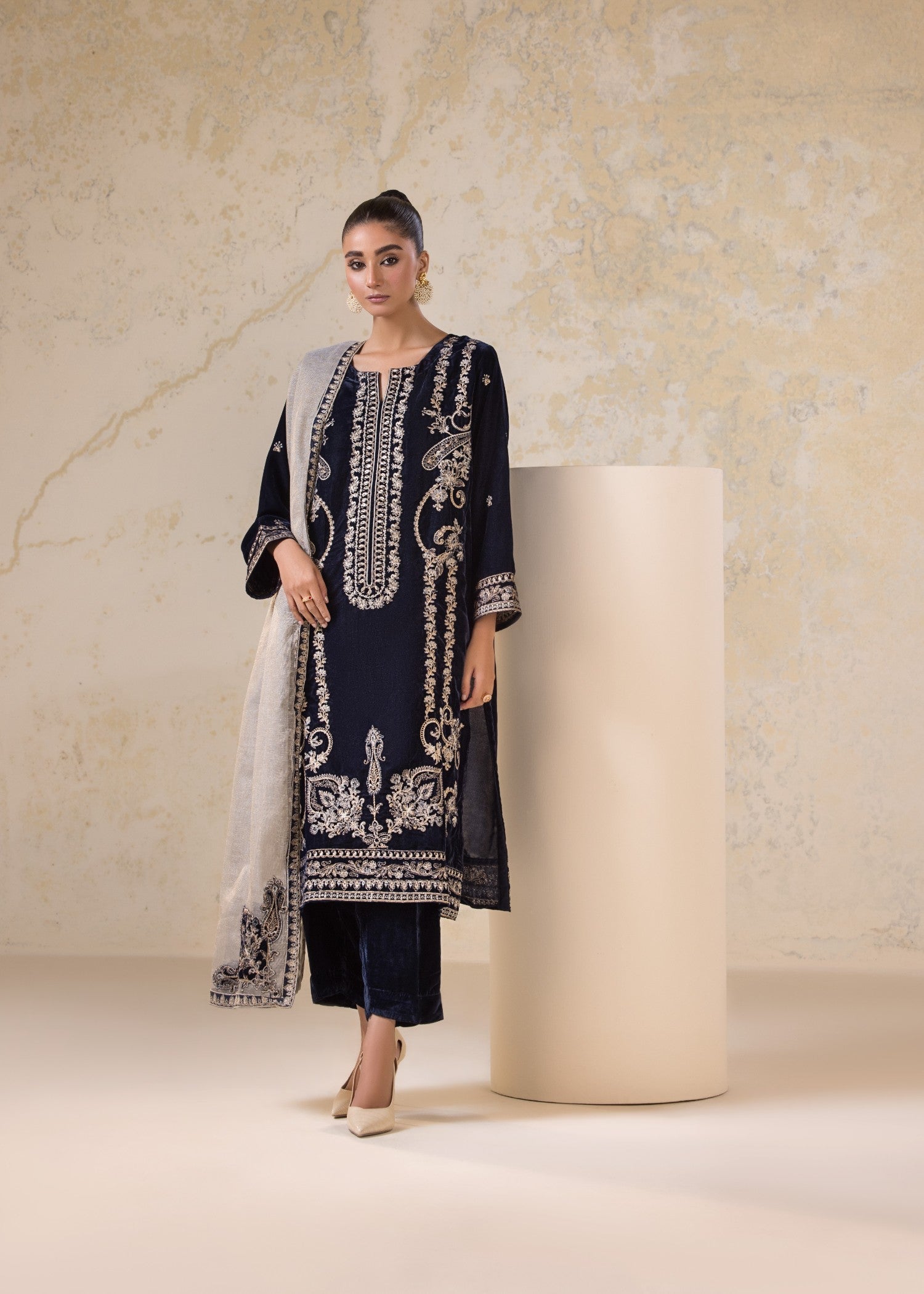 Bin Tayyab Embroidered Velvet BT 4040 Women 3pcs