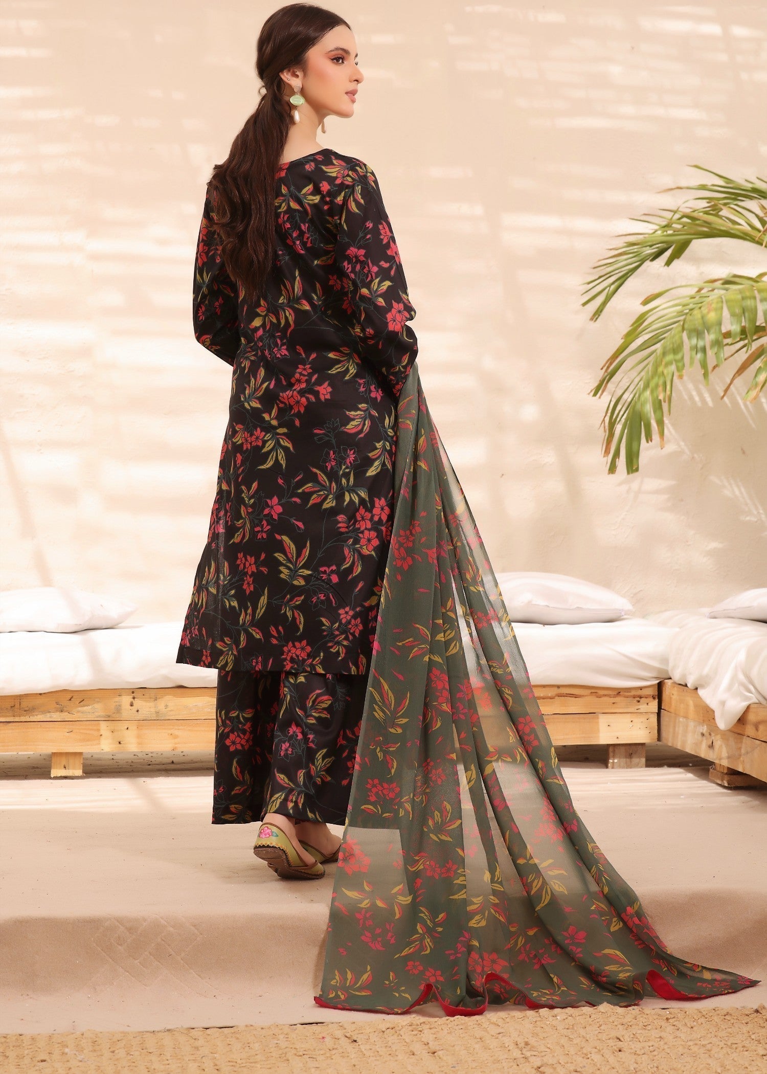 Feathers MIA Women 3pcs