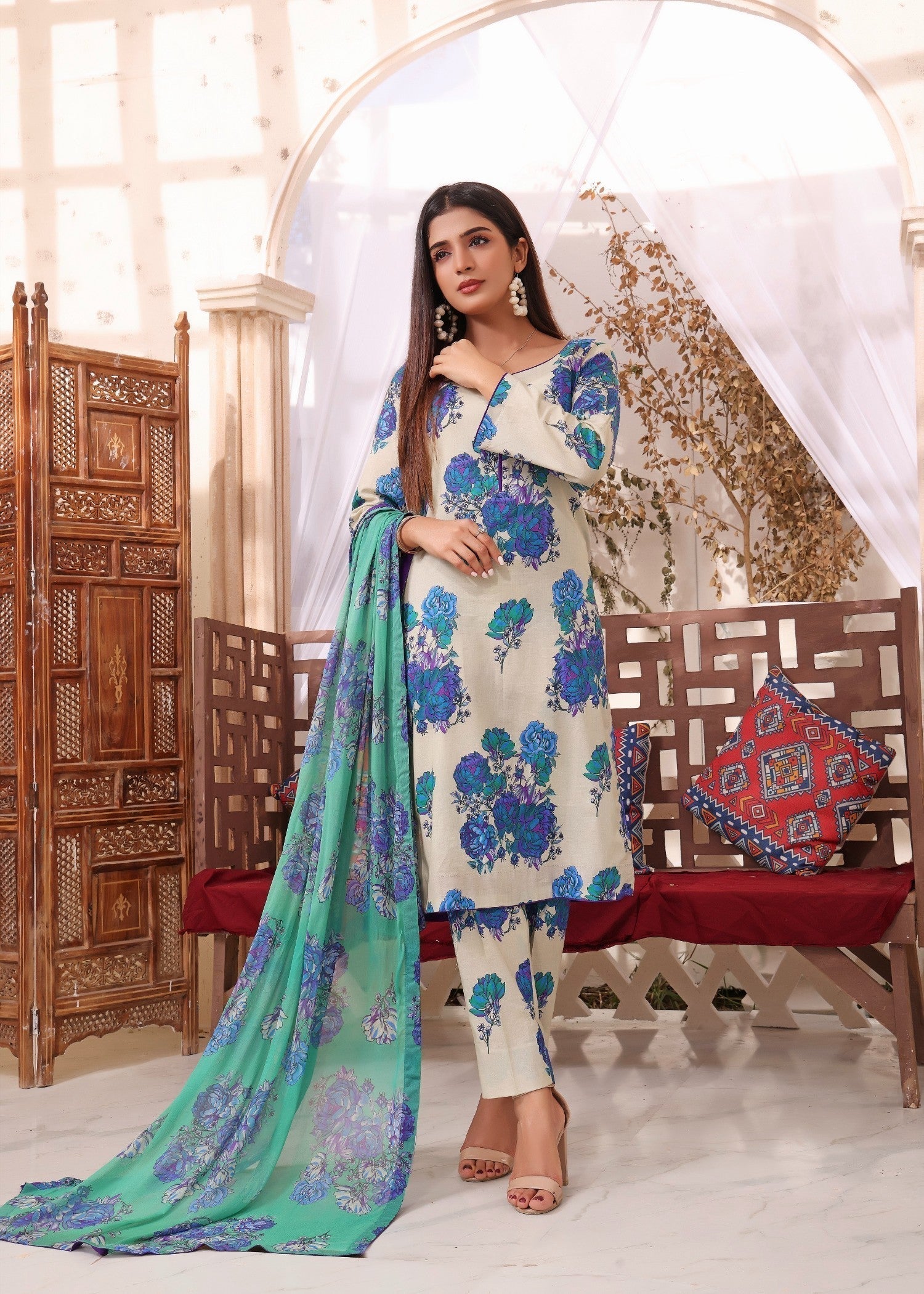 Feathers KHINZA Women 3pcs