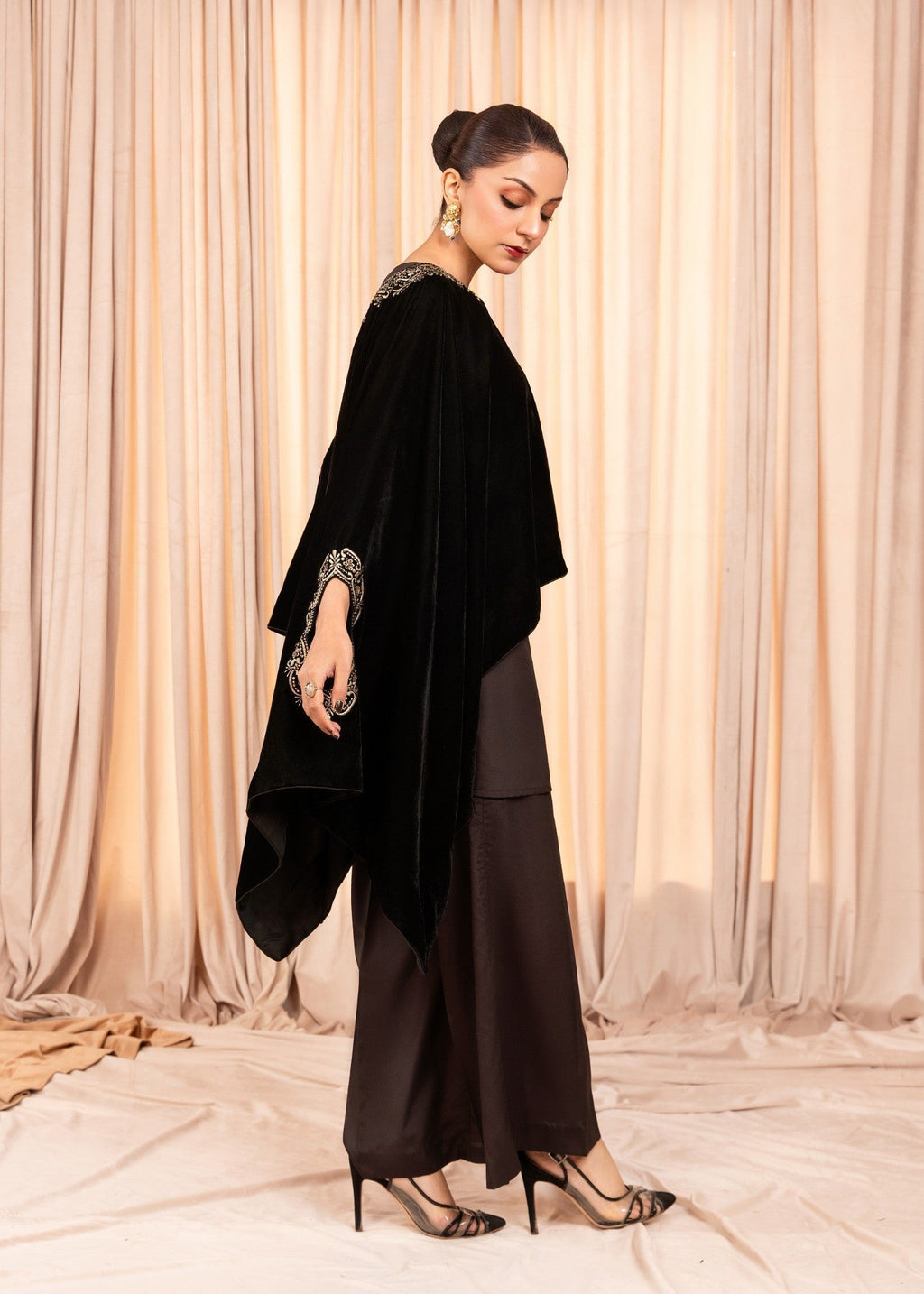 Stitch Vibes Aylin Whisper Shawl Shirt Women 1pcs