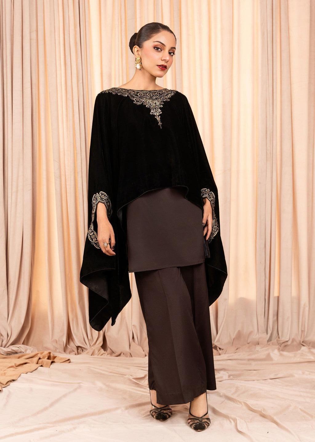 Stitch Vibes Aylin Whisper Shawl Shirt Women 1pcs