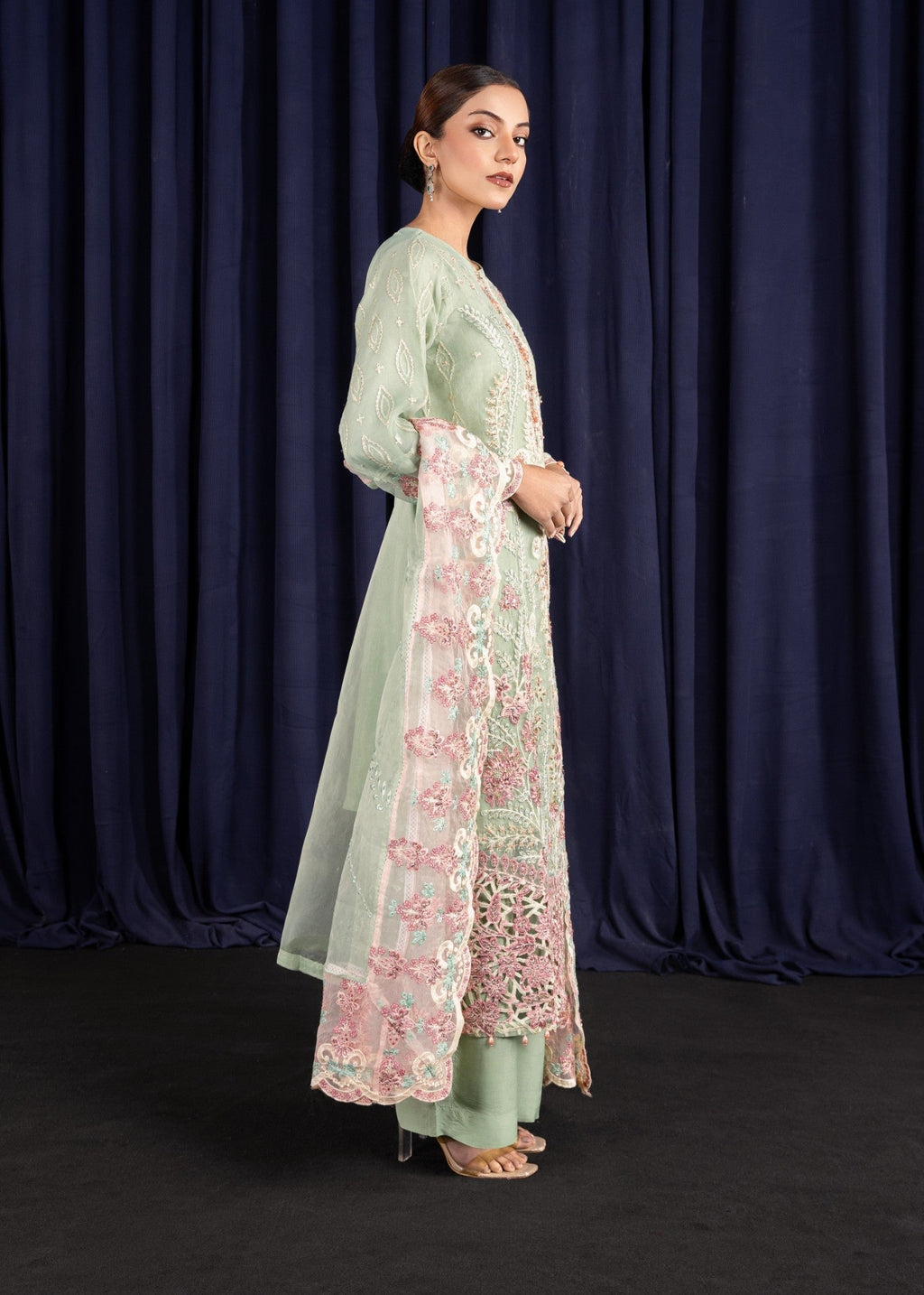Aaina Elegence1 Women 3pcs