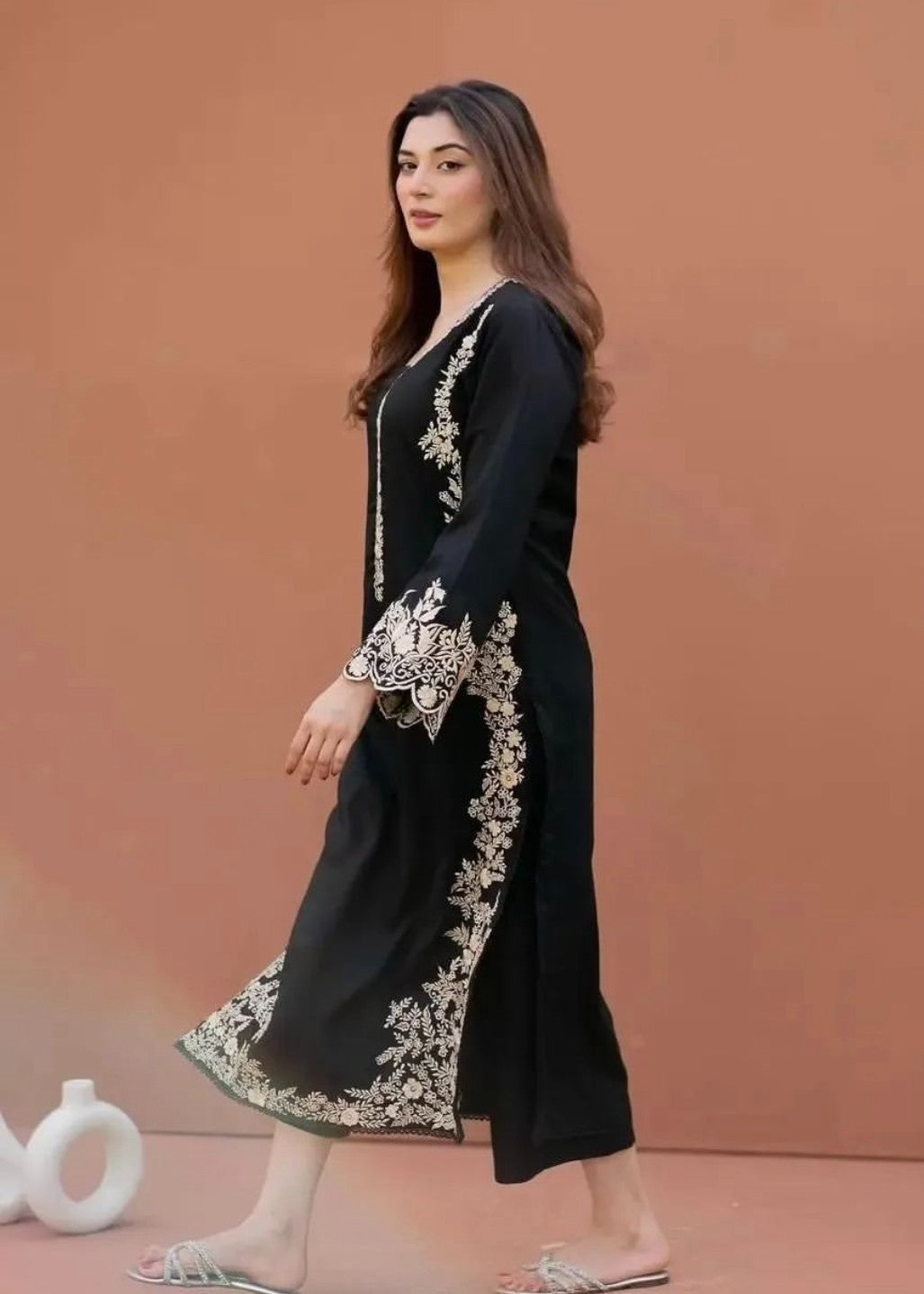 Chaudhary Arts Black Eyed Embroidered Women 2pcs