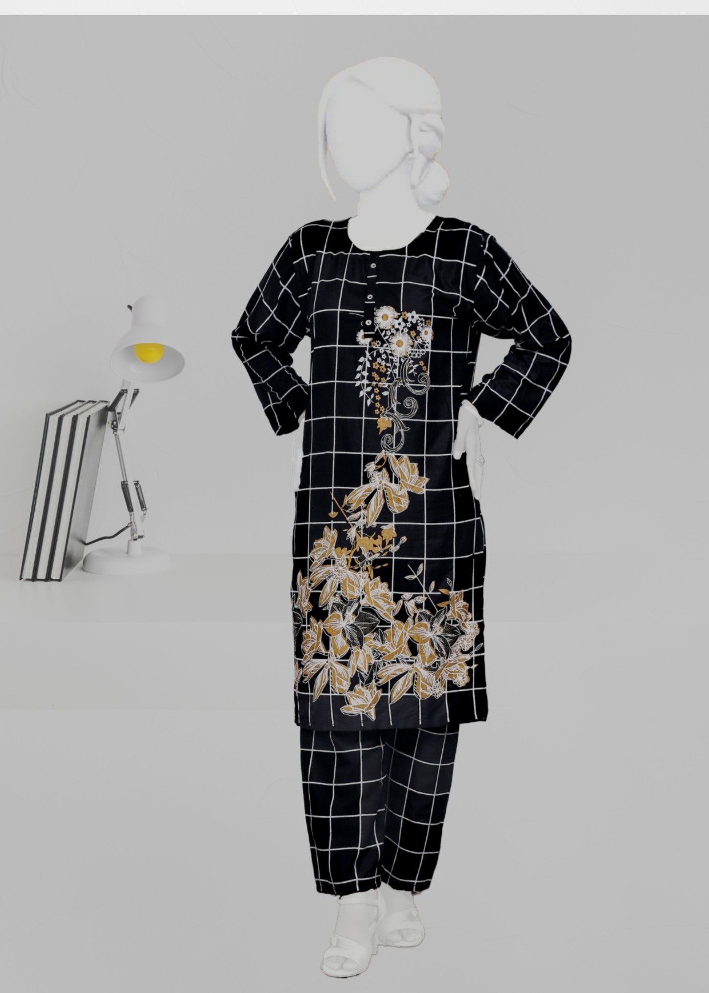 Hamna Kalim Royal Two Piece Ensemble: Embrace Regal Style Women 2pcs