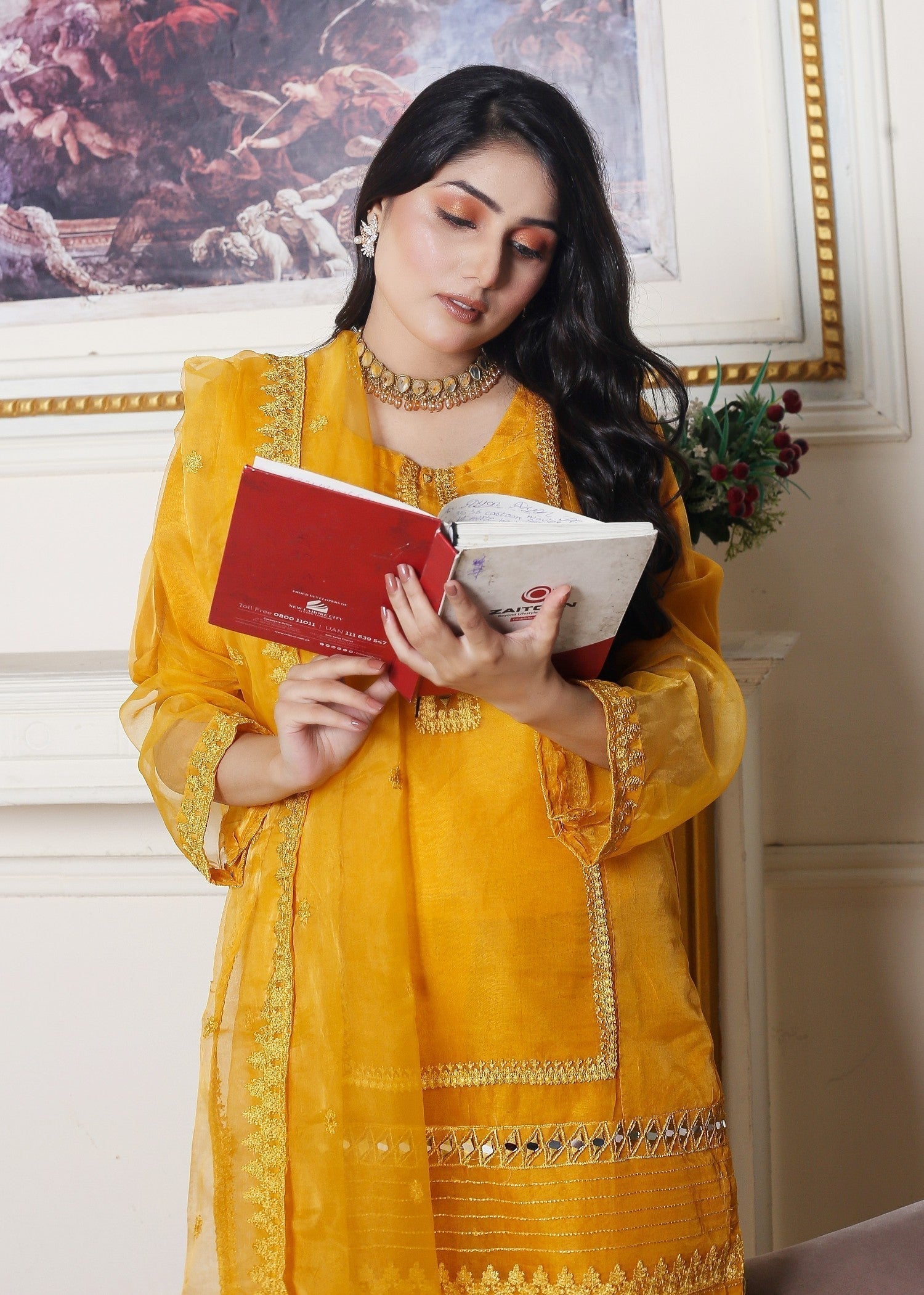 Hamna Kalim Nafasat Three Piece: Luxurious with Embroidery and Organza Dupatta Women 3pcs