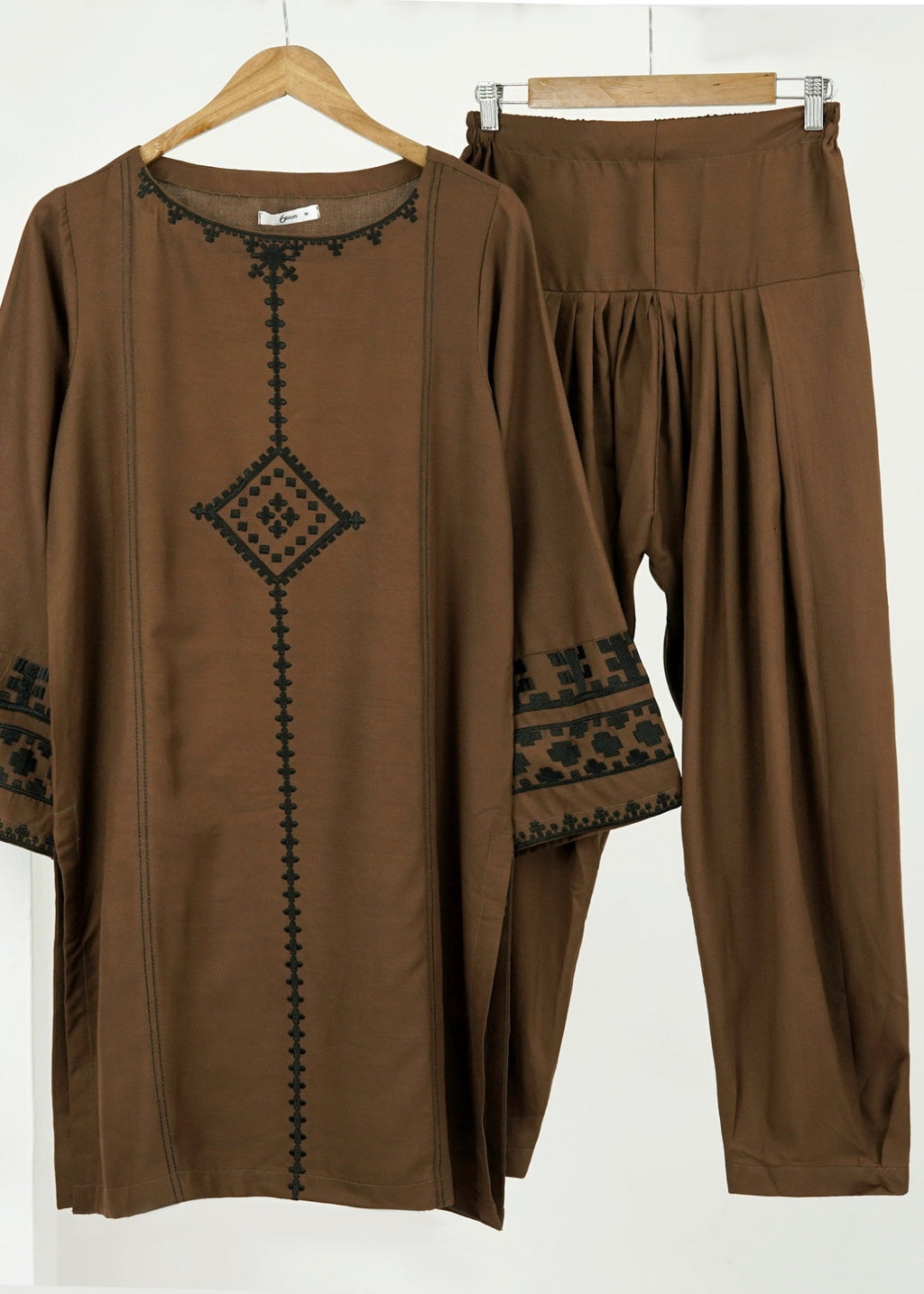 6teen brown embroidered Women 2pcs