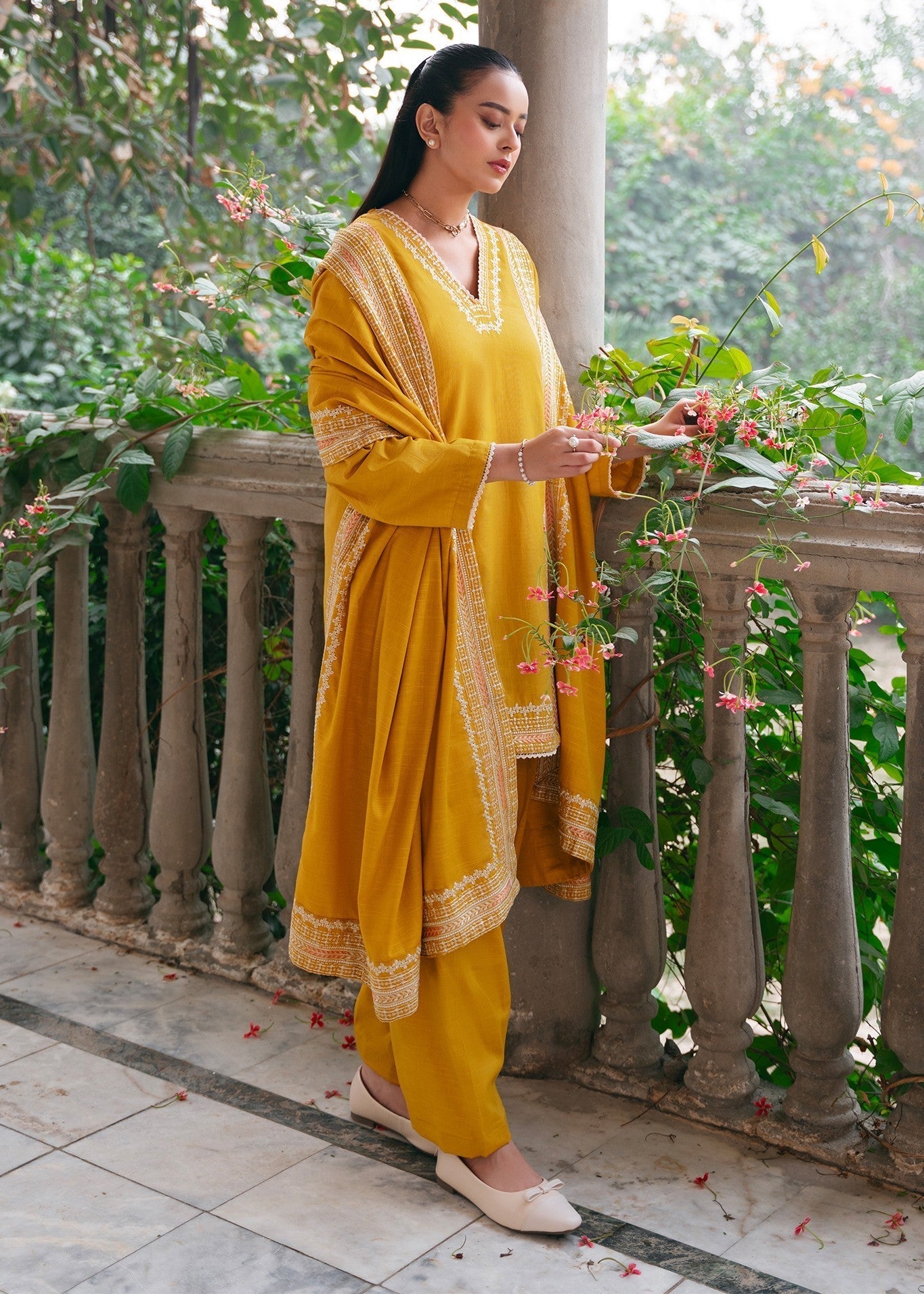 Mannat Kesar Women 3pcs