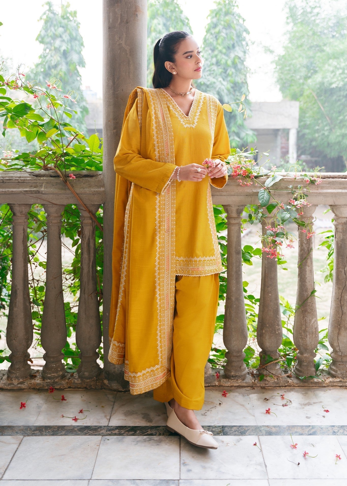Mannat Kesar Women 3pcs