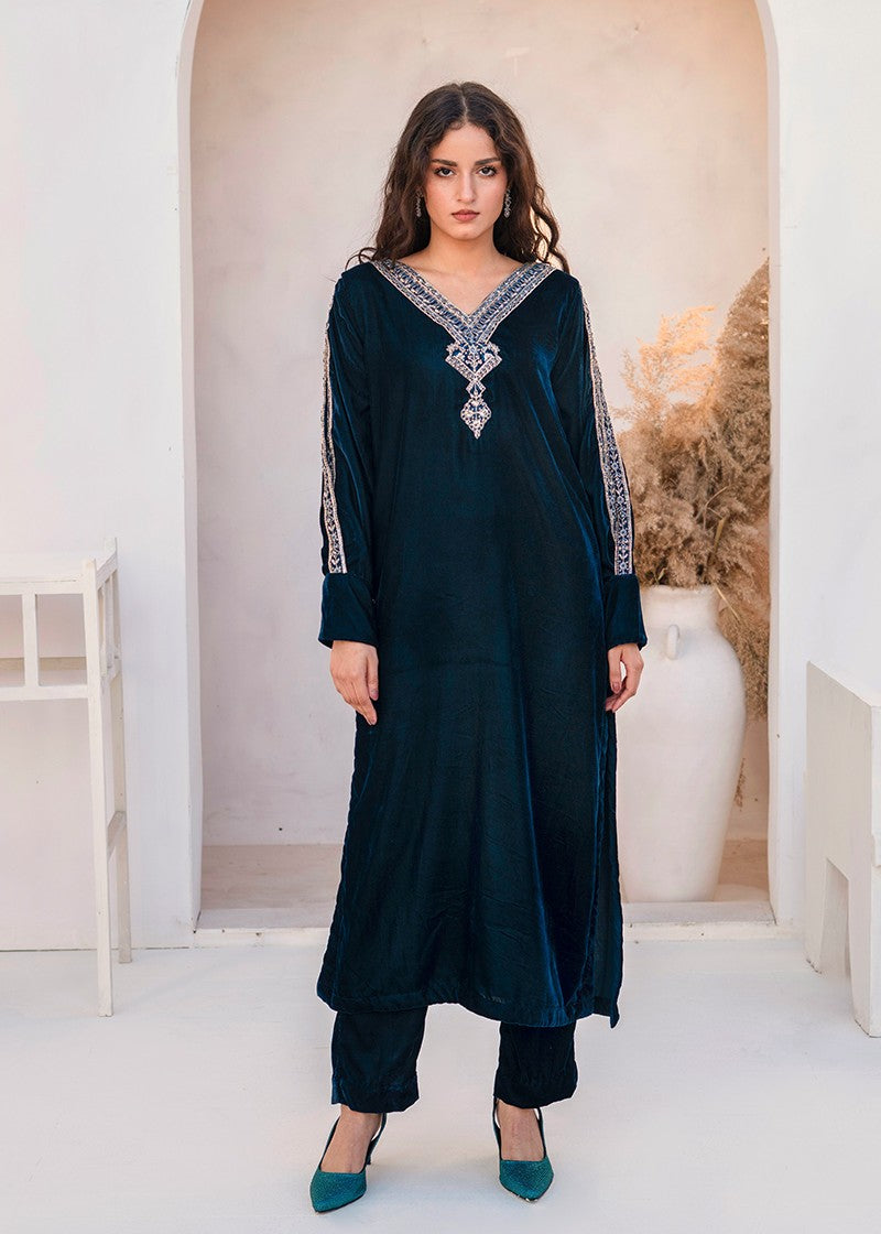 Kross Kulture 01252 Velvet Embroidered Suit Women 2pcs