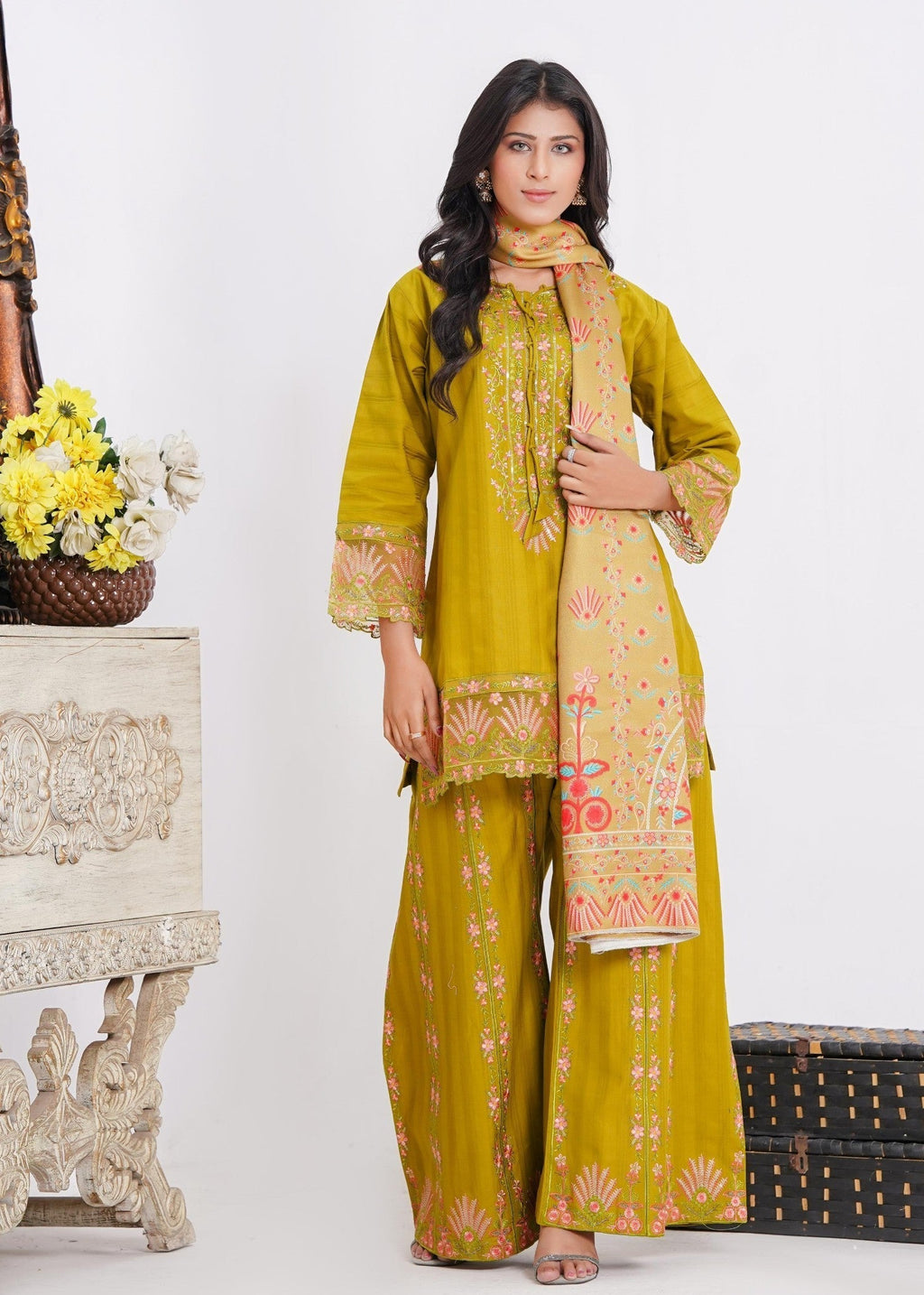 Fatima Noor’s Bi 006 3 Women 3pcs