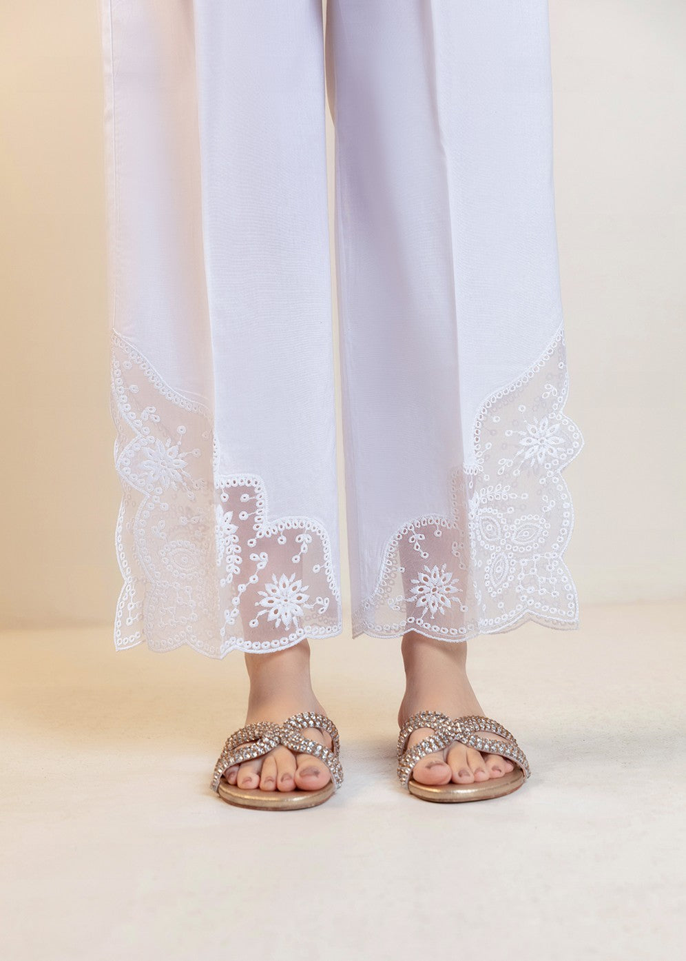 Cinq Apparel Chopped Pants D 9244 White Women 1pcs