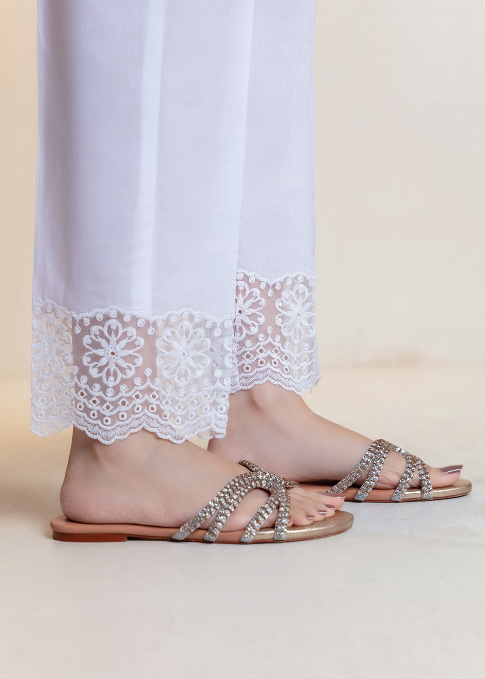 Cinq Apparel Cigarette Pants D 9249 White Women 1pcs