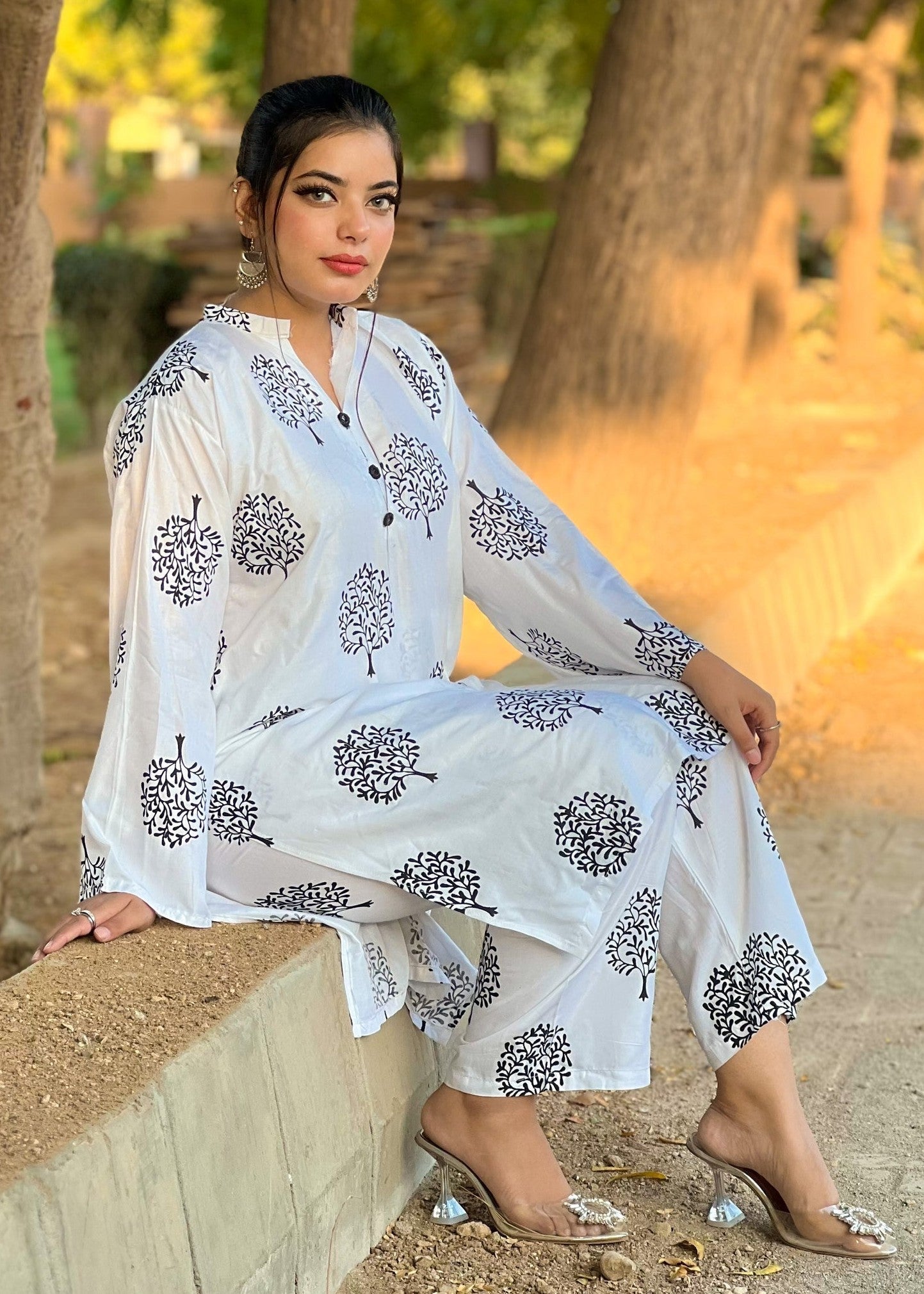 Chaudhary Arts Tree White Women 2pcs