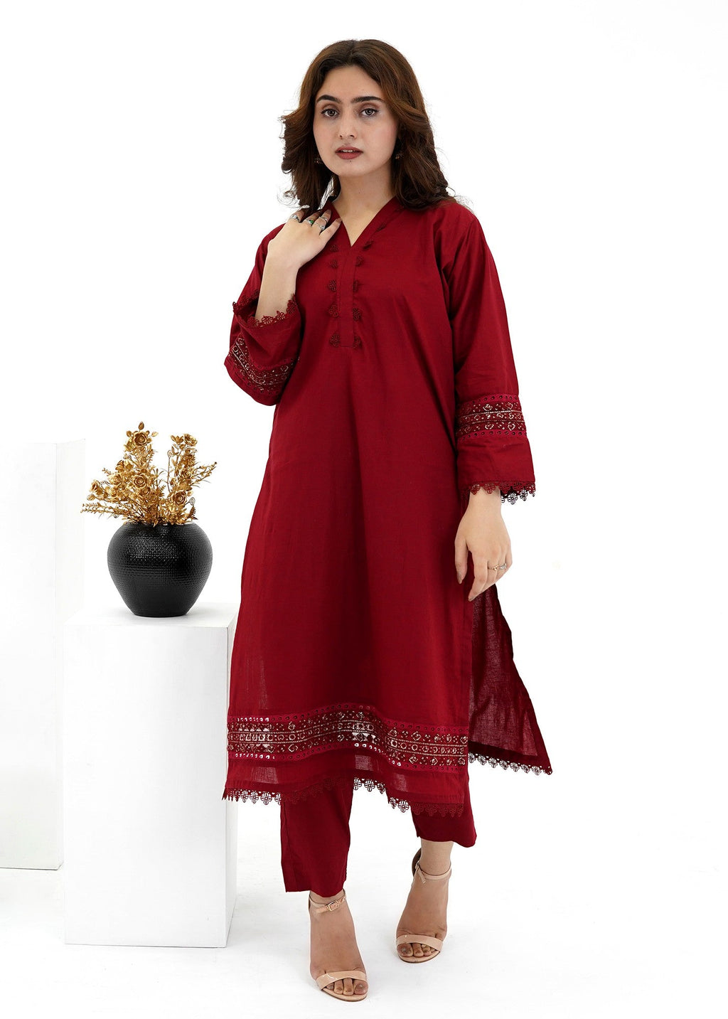 Pretbee Women’s V Neck Maroon Embroidered Lawn Kurta Set Women 2pcs