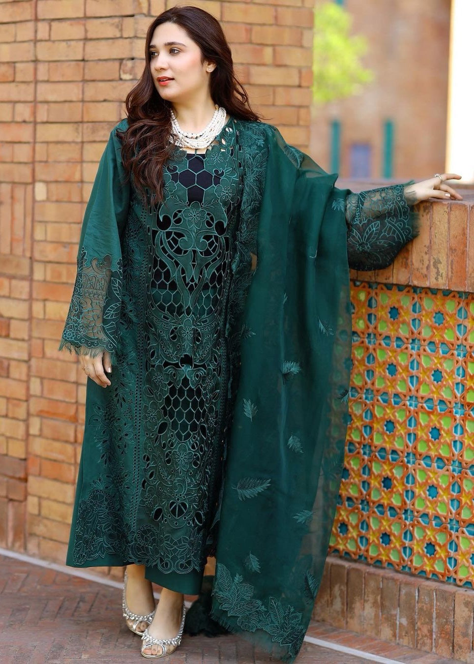 Suits By Sadia Merium bottle green lawn Women 3pcs