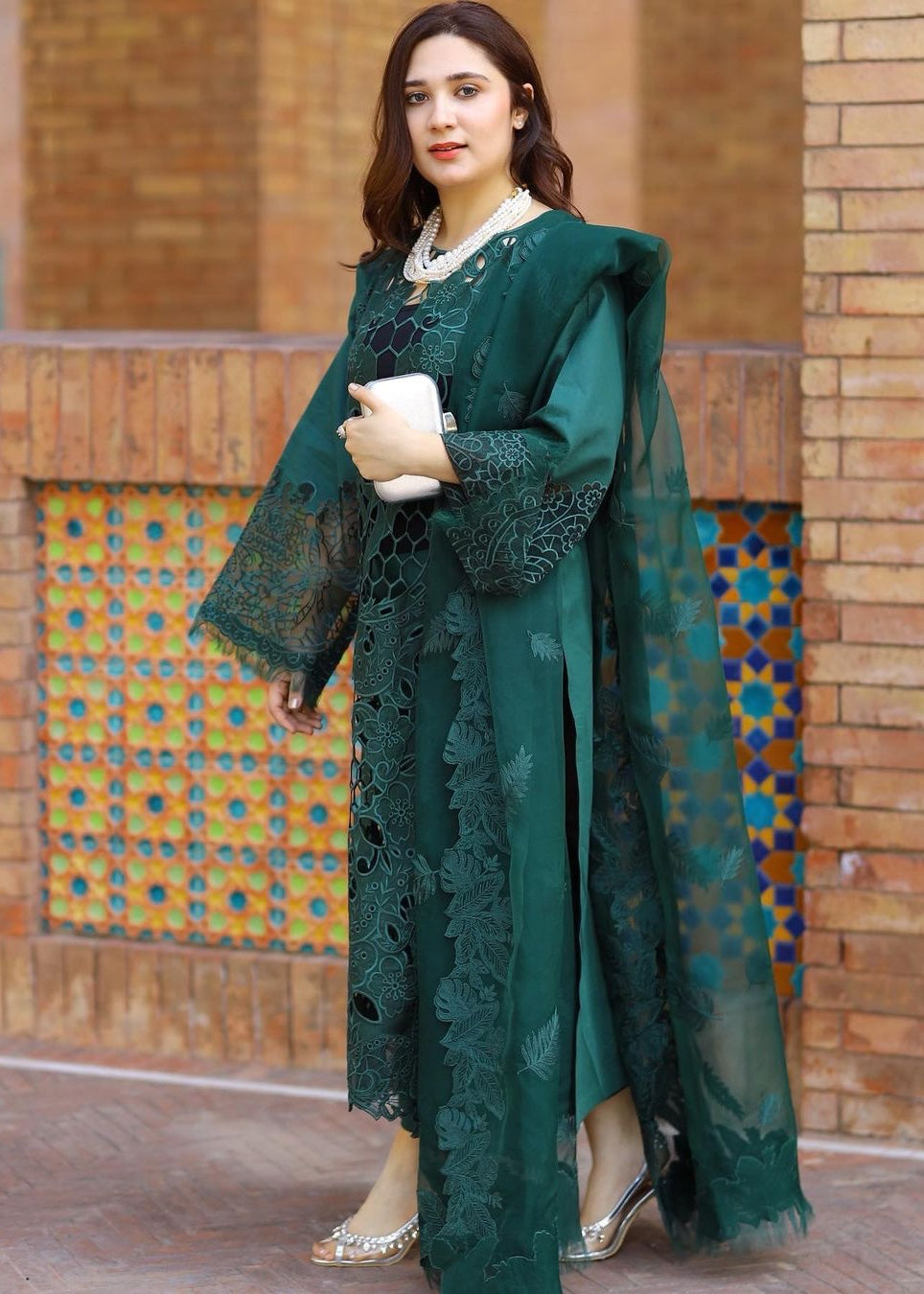 Suits By Sadia Merium bottle green lawn Women 3pcs