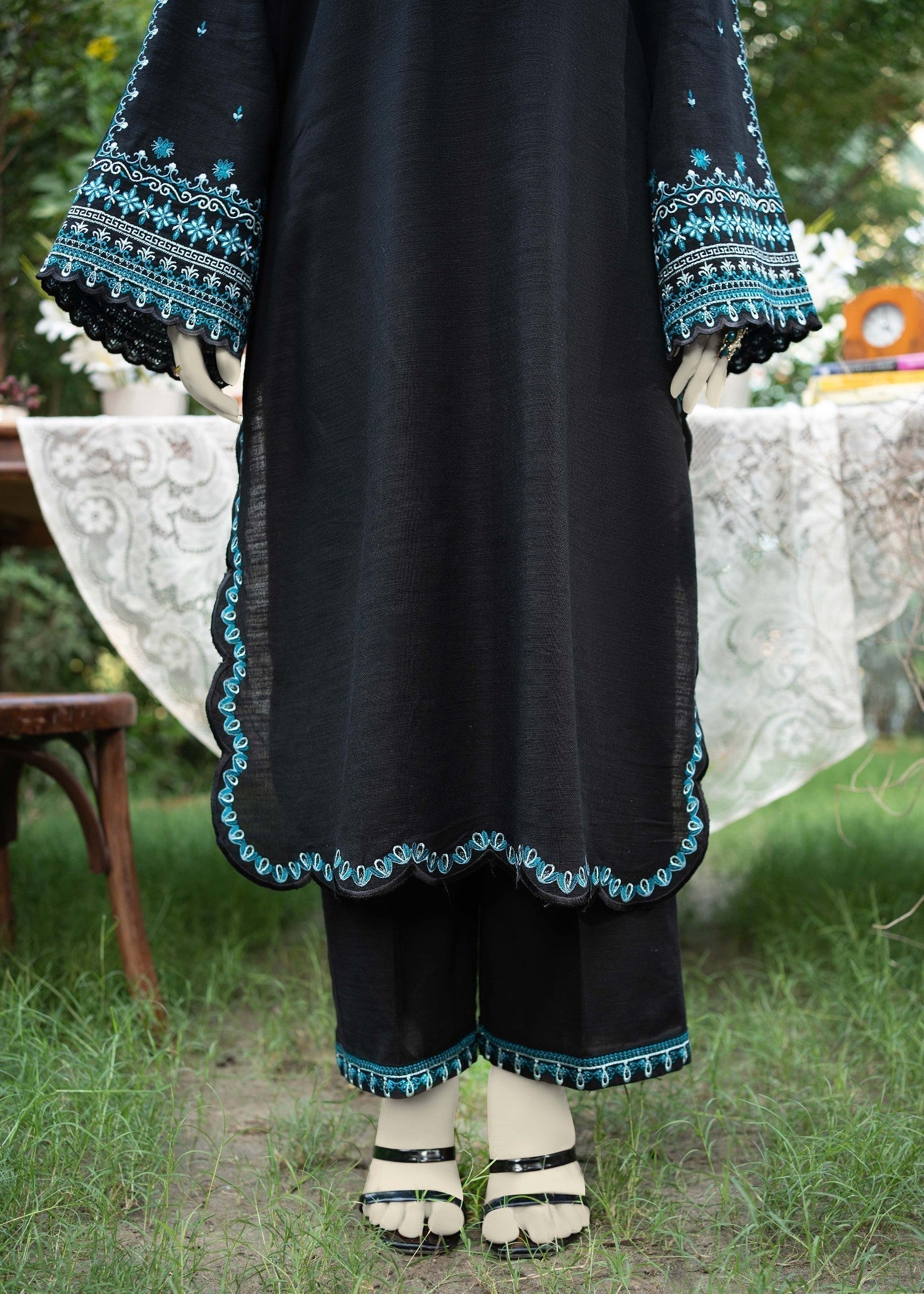 Hamna Kalim NOOR E NAZAR EMBORIDERD Women 2pcs
