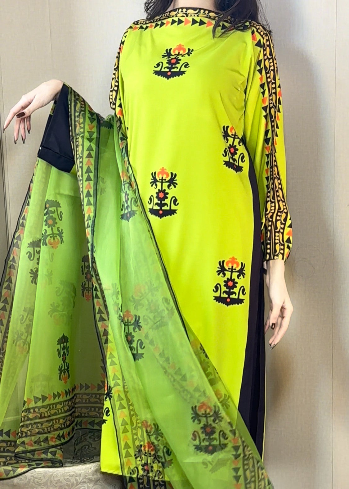 Four Season Boutique PARROT CAPRI Women 3pcs