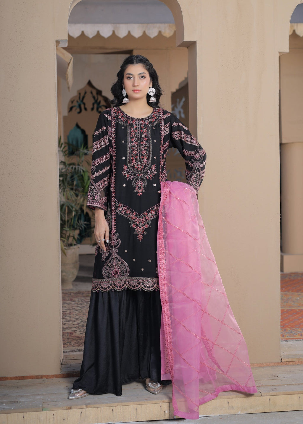Pehnawa Fashion GRACEFUL BLACK GHARARA Women 3pcs