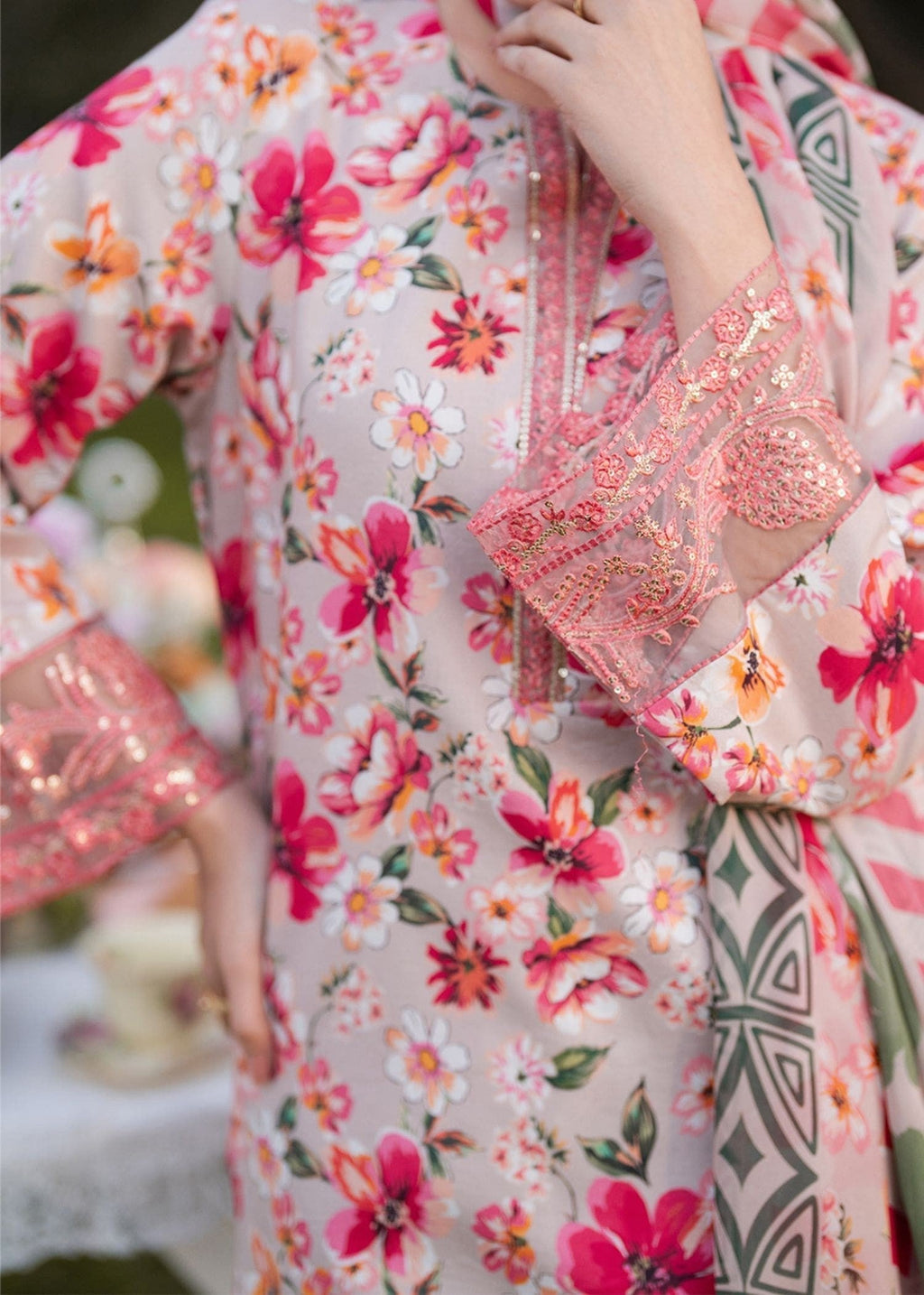 Garnet Clothing Omari Women 2pcs