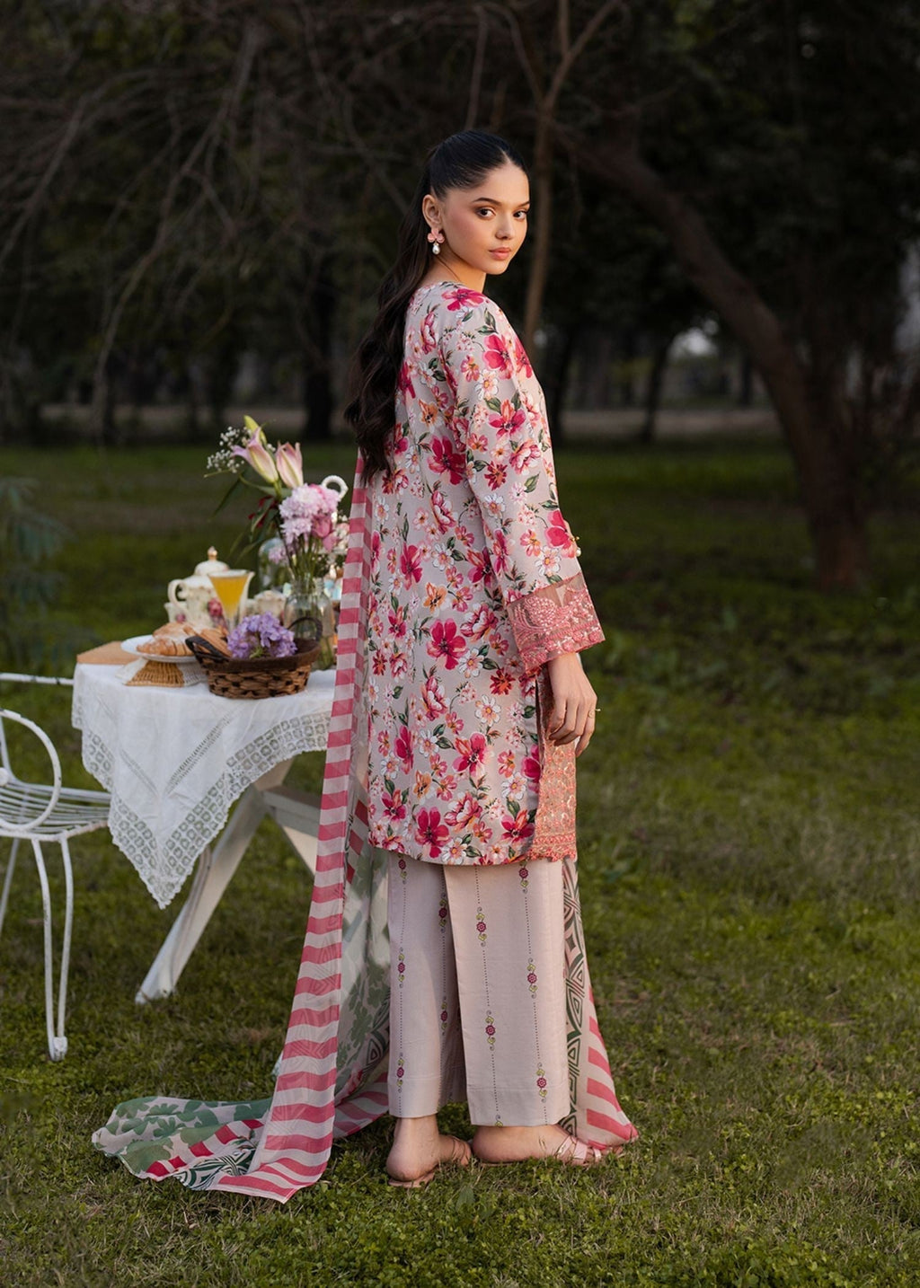 Garnet Clothing Omari Women 2pcs