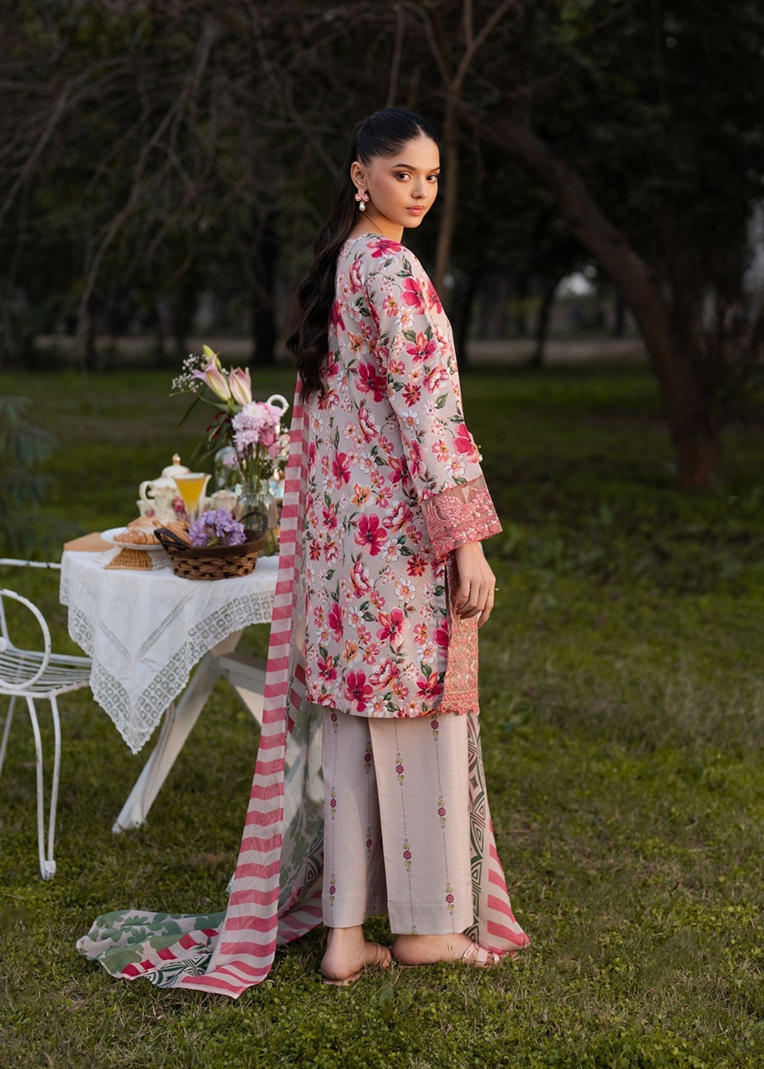 Garnet Clothing Omari Women 2pcs