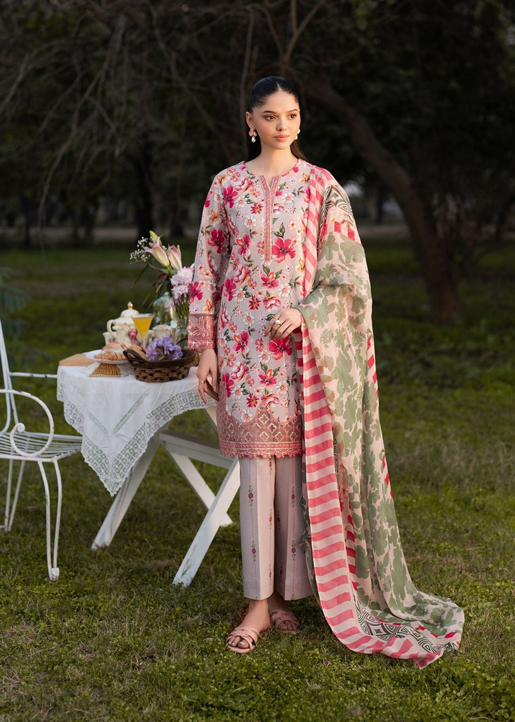 Garnet Clothing Omari Women 2pcs