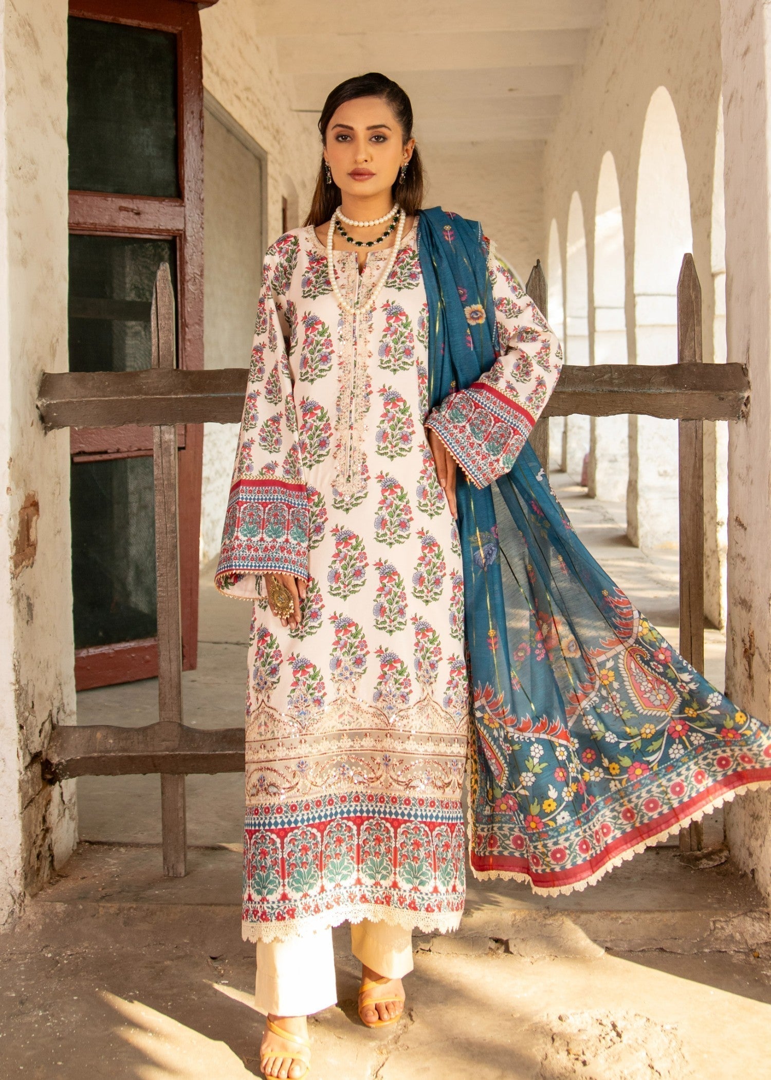 Chandan Nagri AMBER OFFWHITE Women 3pcs