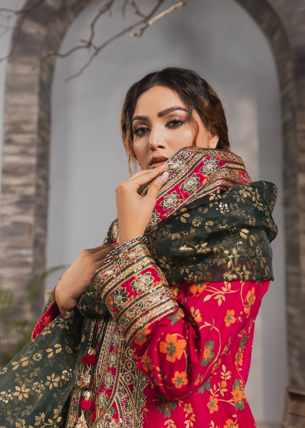 Costumo Roha Women 3pcs