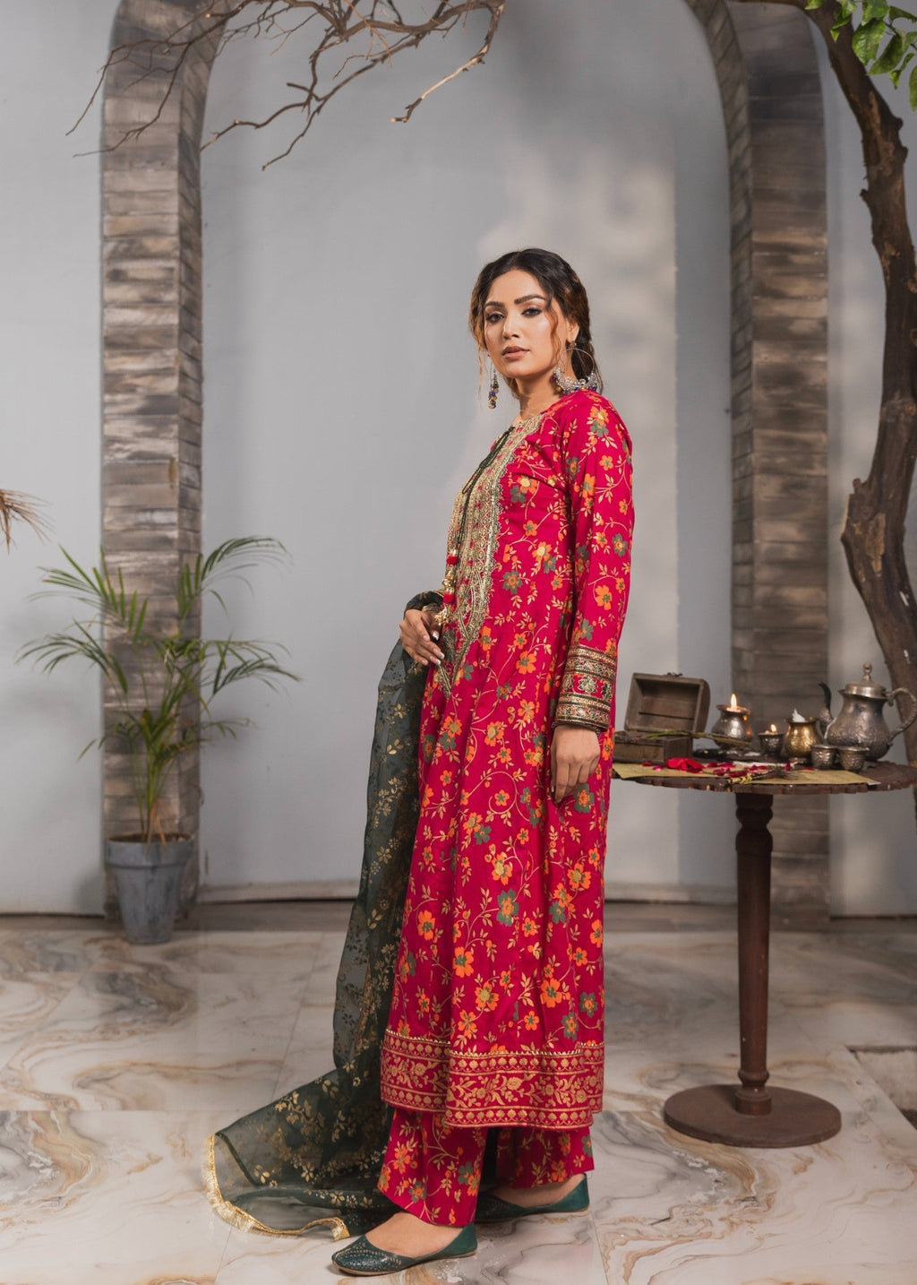 Costumo Roha Women 3pcs