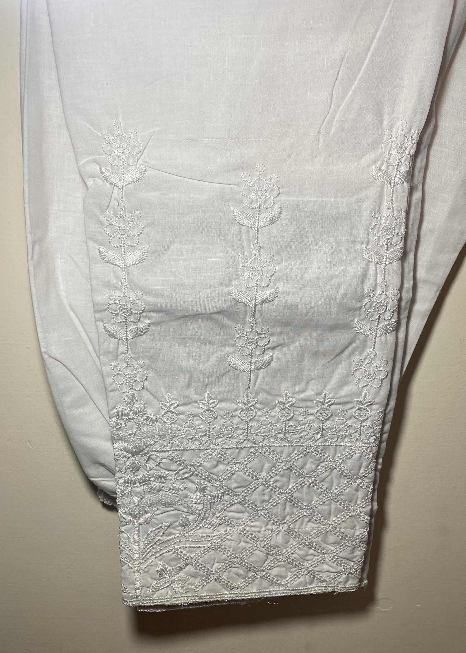 Rangeenz EMBROIDERED CAPRI MIID Women 1pcs