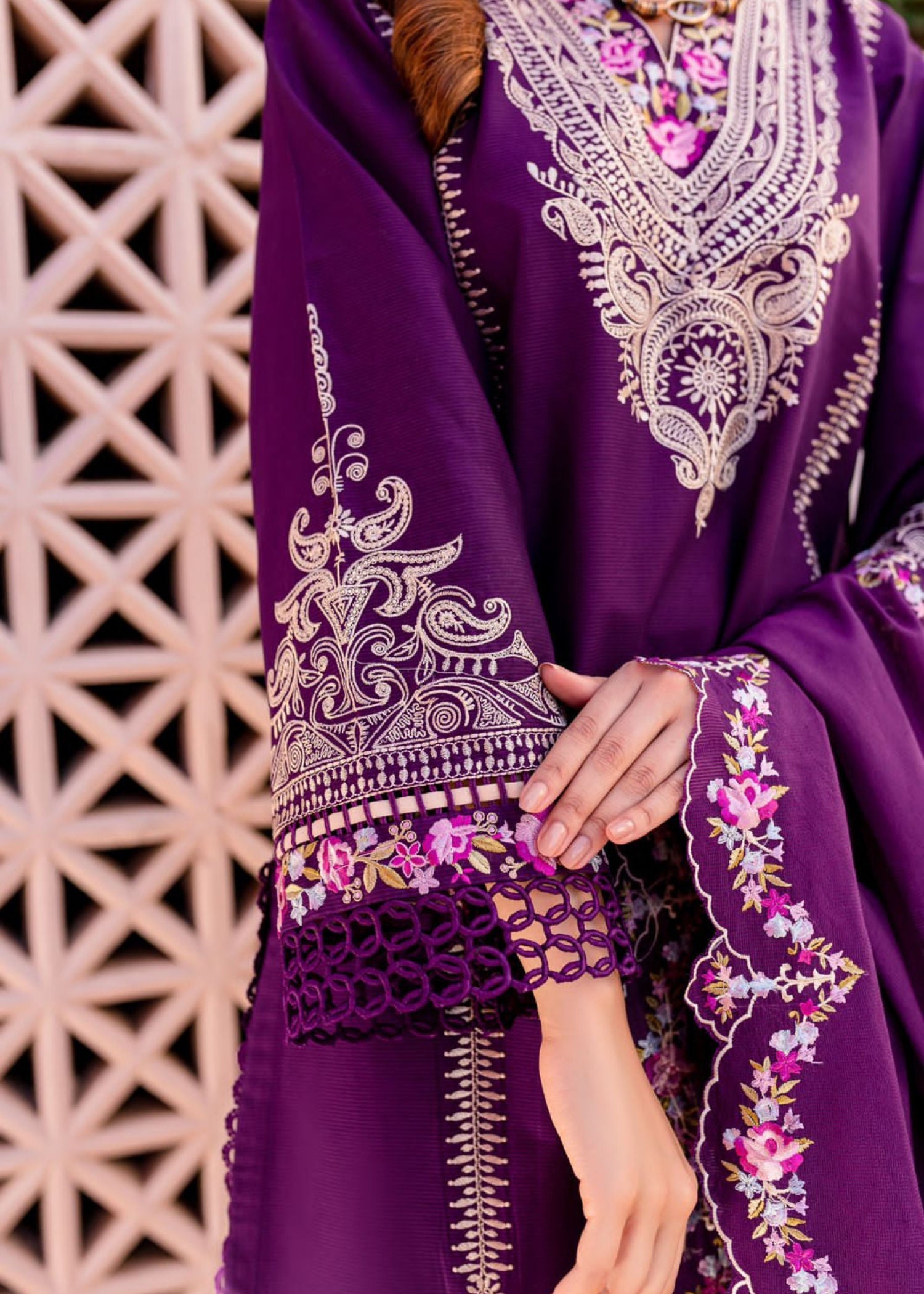 Barae Khanom TIA Women 3pcs