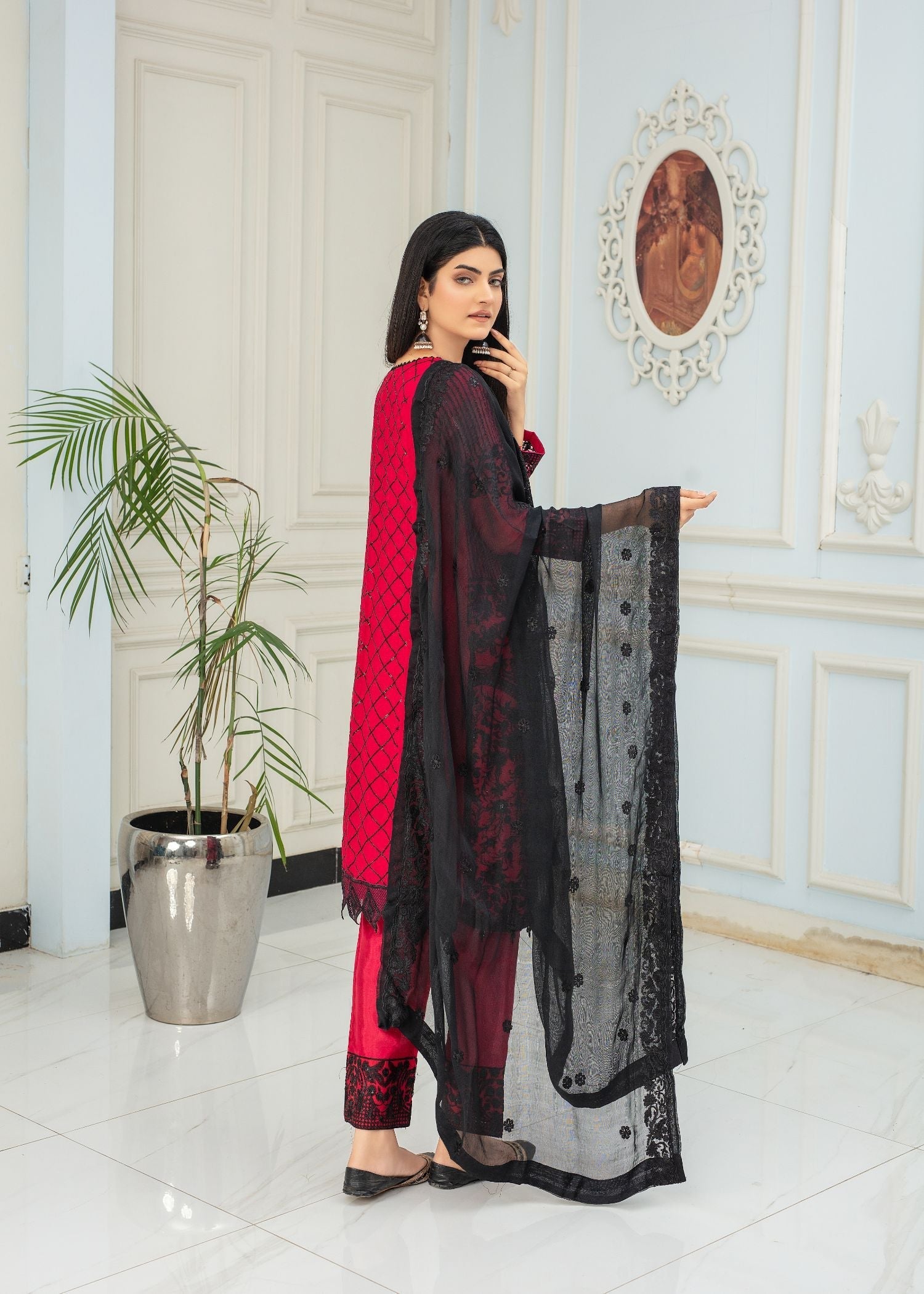 Pehnawa By Bin Akram’s BOLD BLOSSOM IN BLACK CHIFFON Women 3pcs