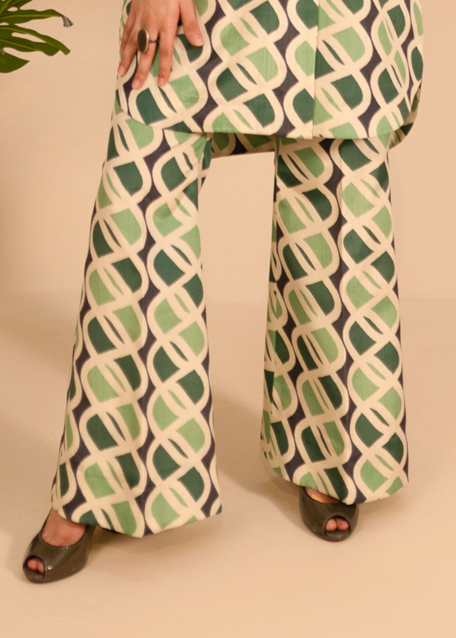Fozia Khalid Emeraude Women 2pcs
