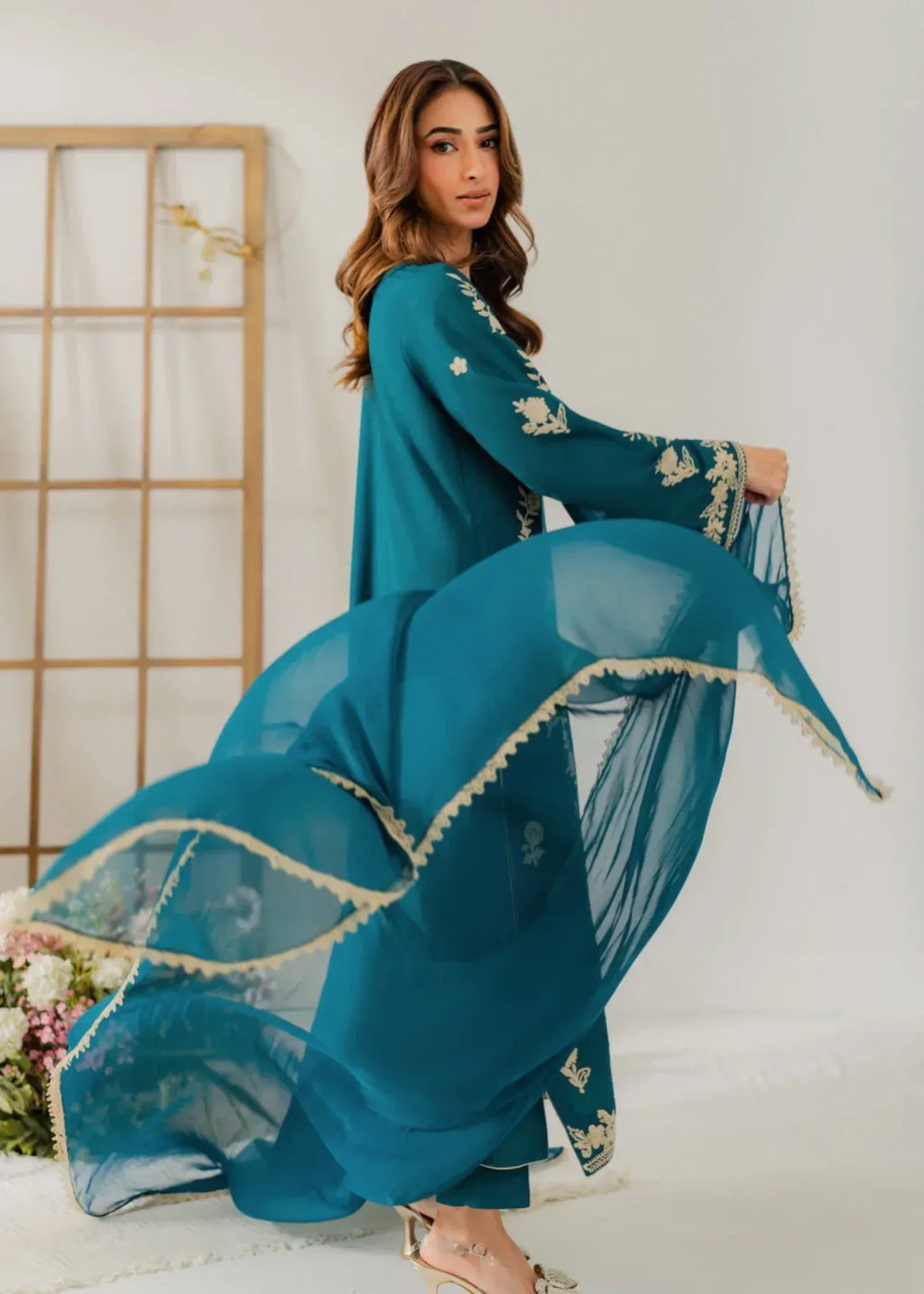 Libas Thread Kanwal B Women 3pcs