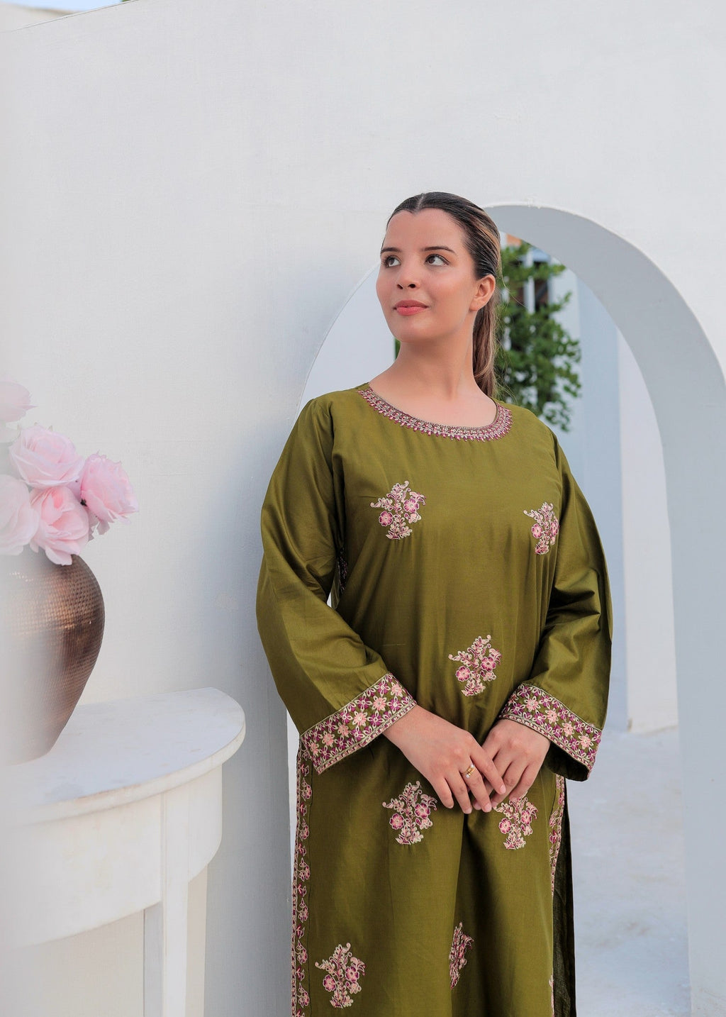 Shehroz Fashion CHANDI RESHAM Women 3pcs