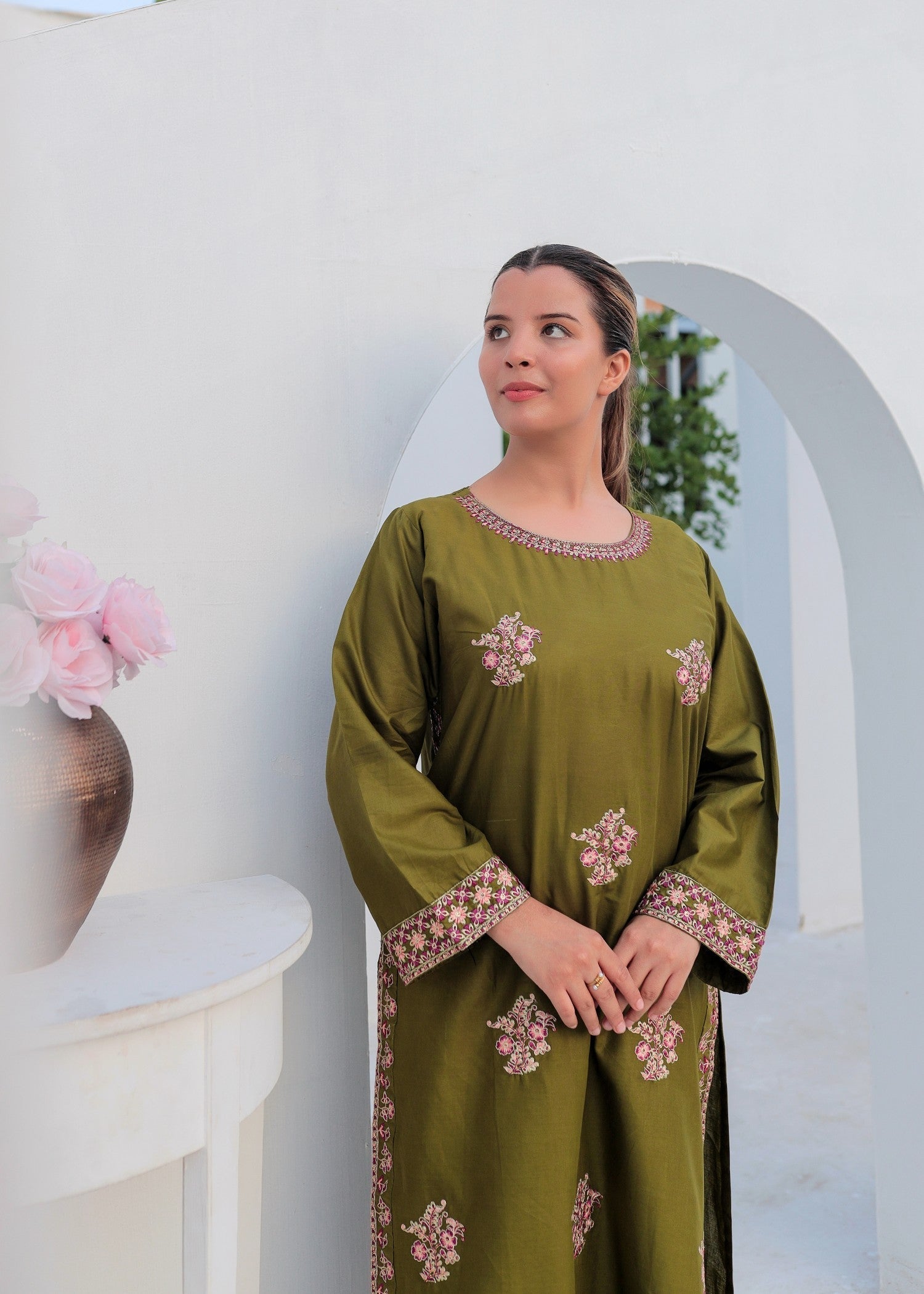 Shehroz Fashion CHANDI RESHAM Women 3pcs